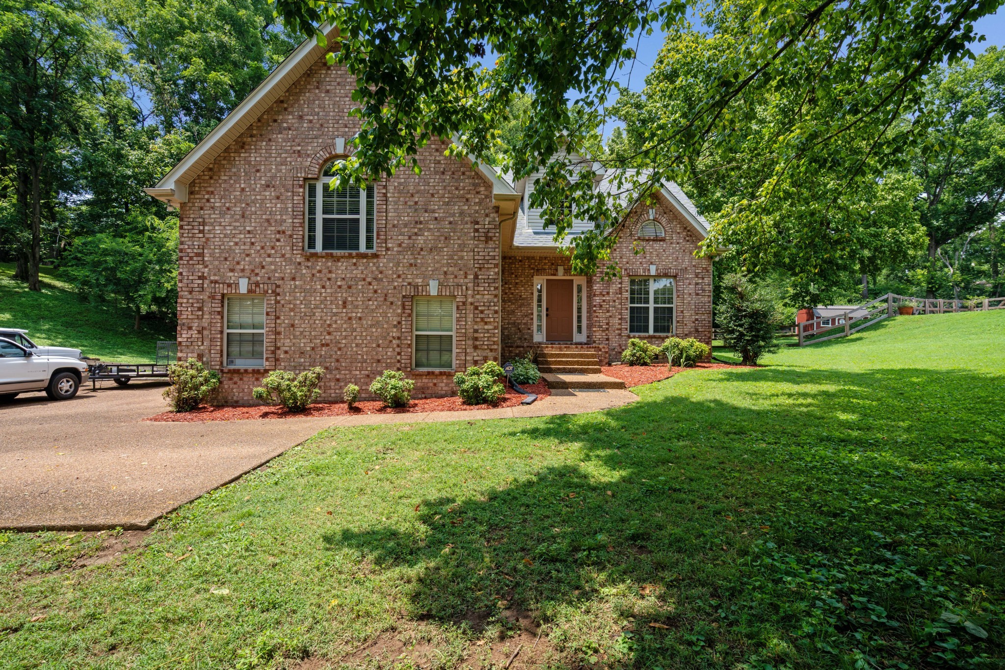 1011 Dickens Dr — photo