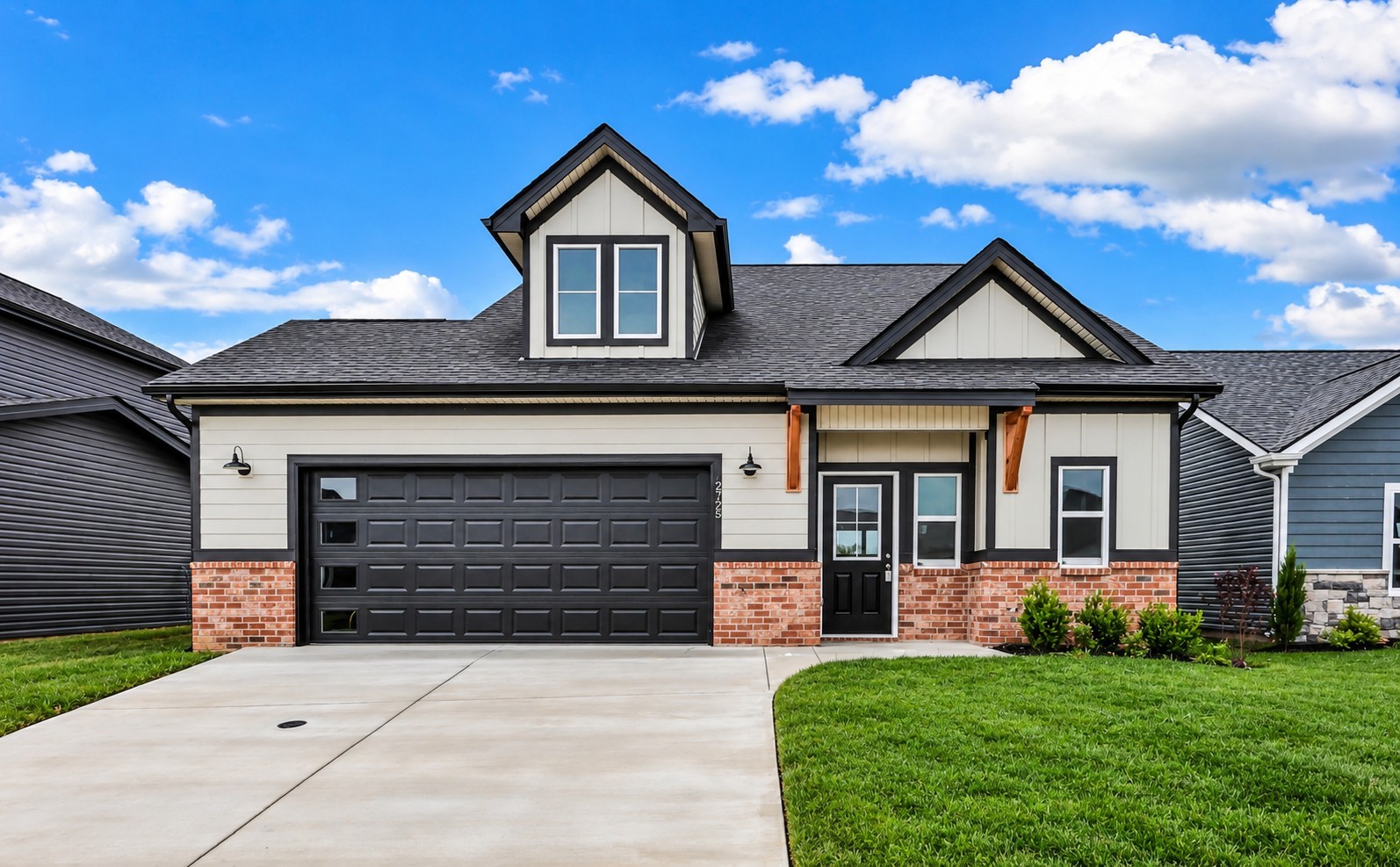 2725 Brewster Dr — photo