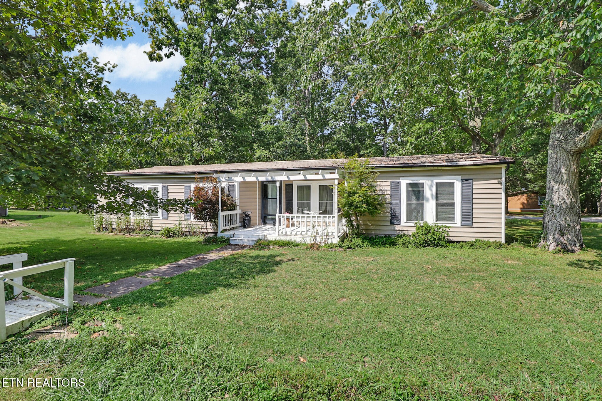 313 Rugby Road, Crossville, TN 38558 — photo 2