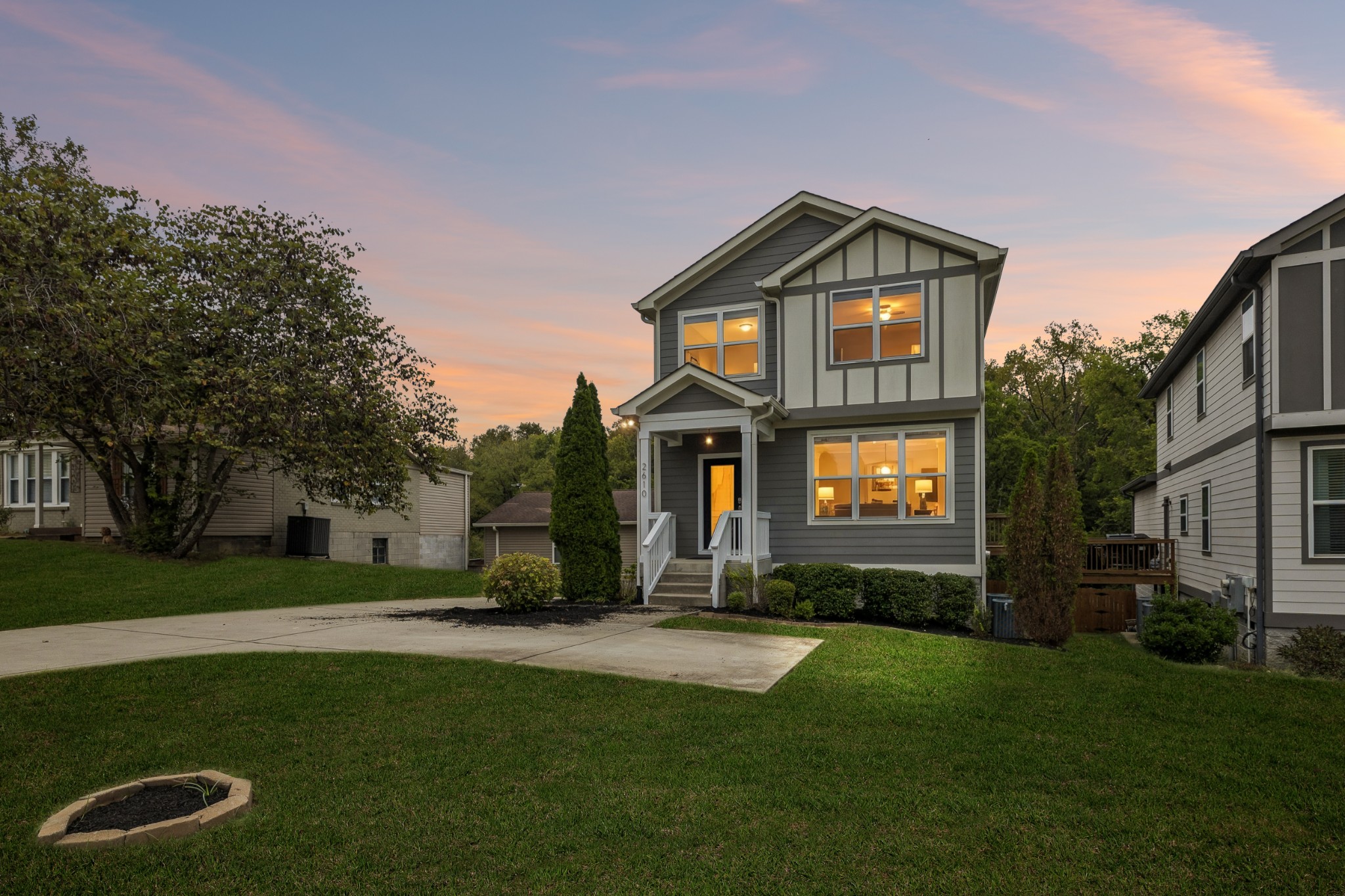 2610 Brittany Dr — photo