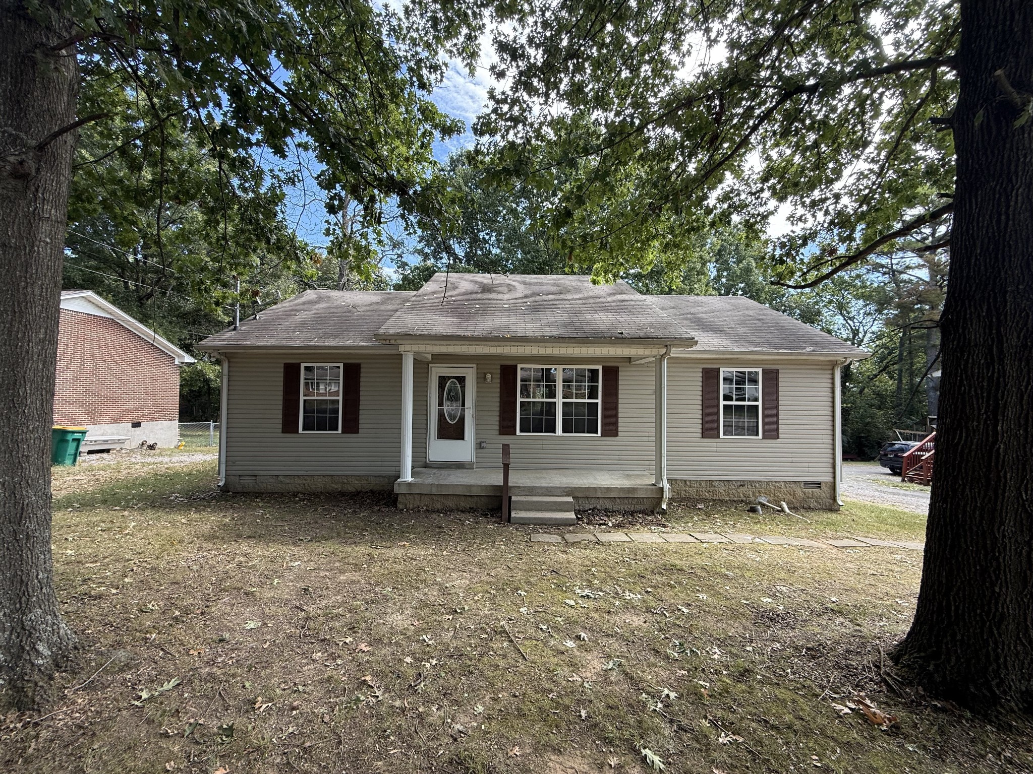 685 Douglas Ave — photo