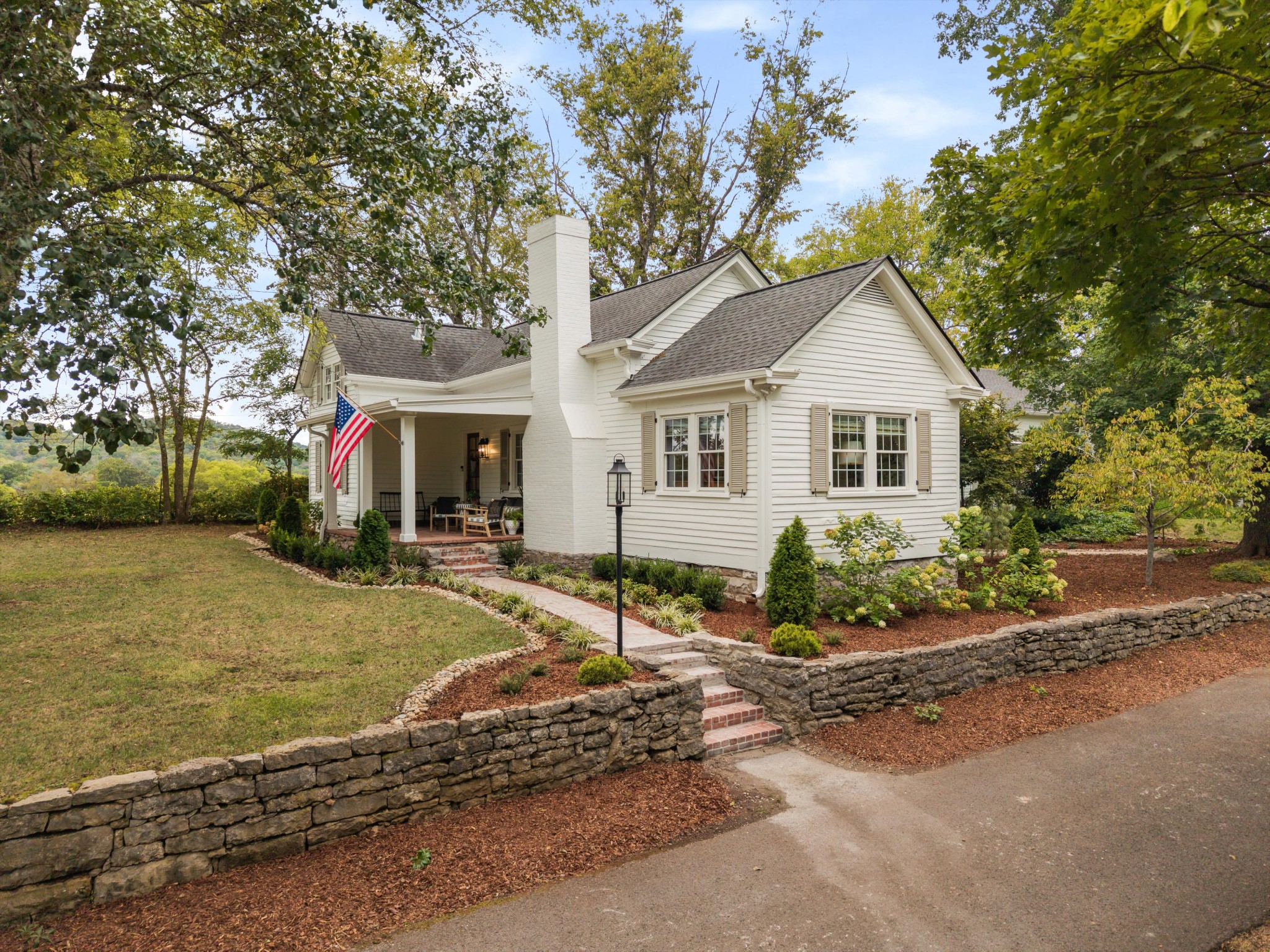 3045 Hillsboro Rd — photo