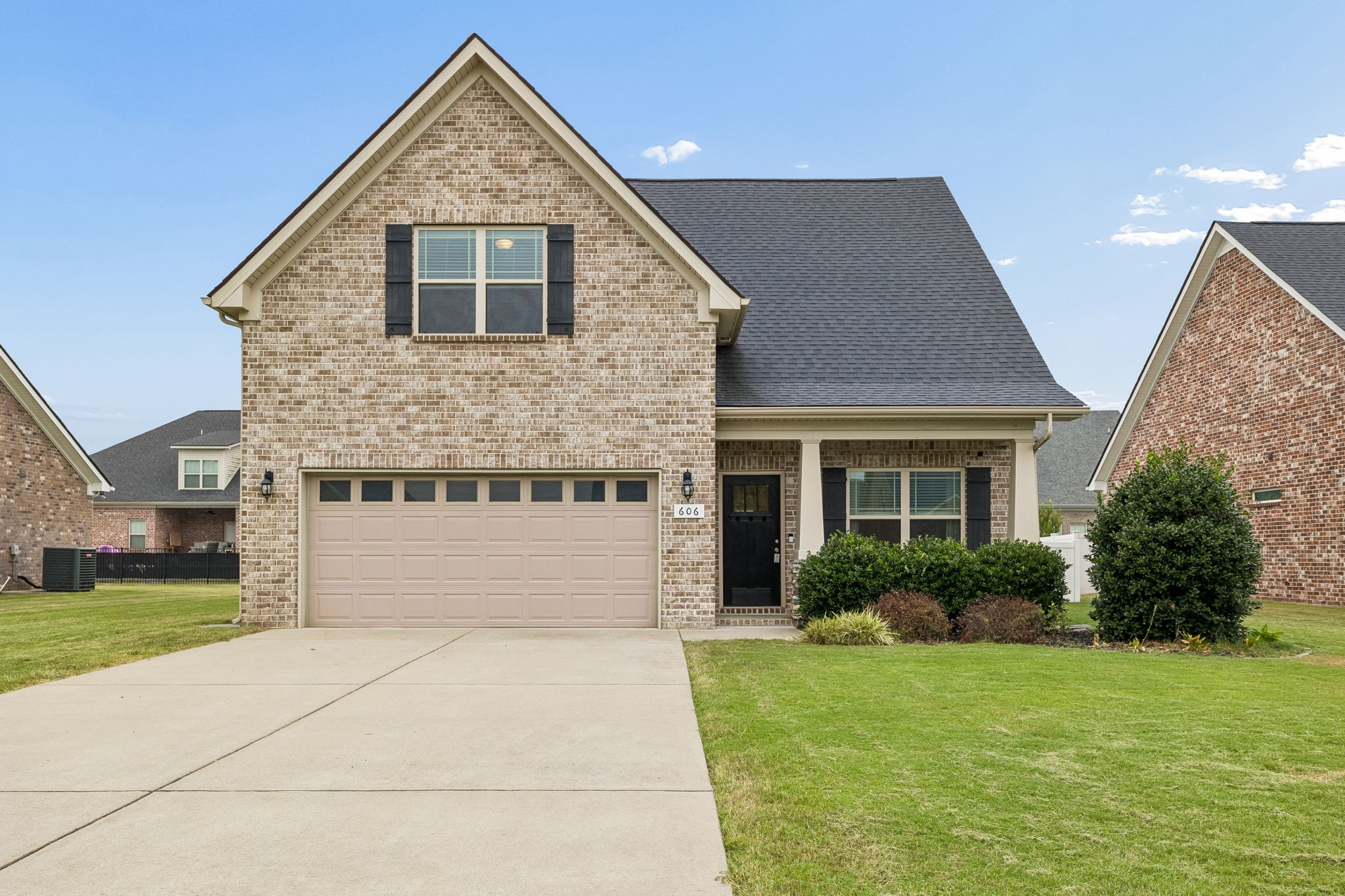 606 Golden Eagle Ct — photo