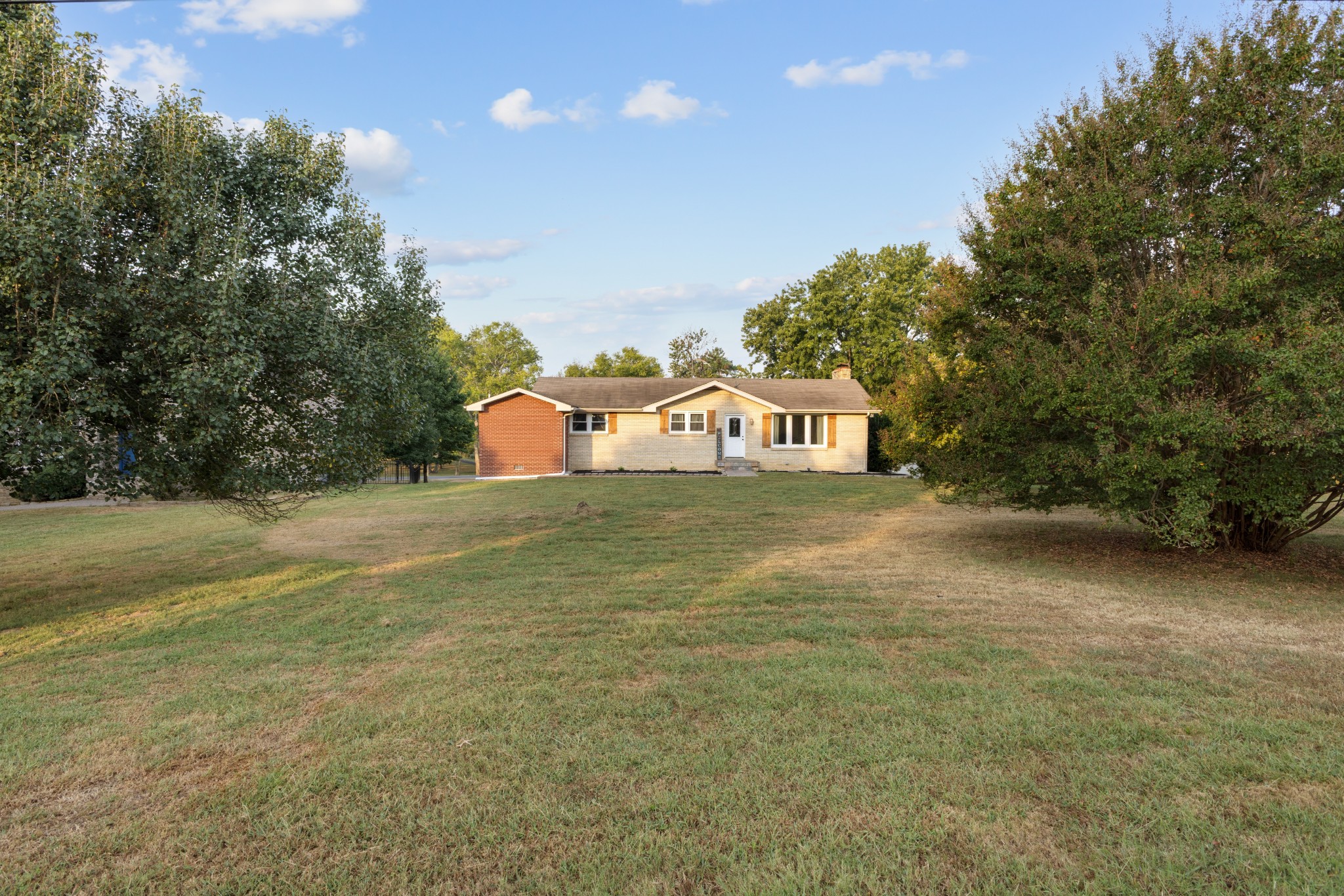 147 Lake Terrace Dr — photo