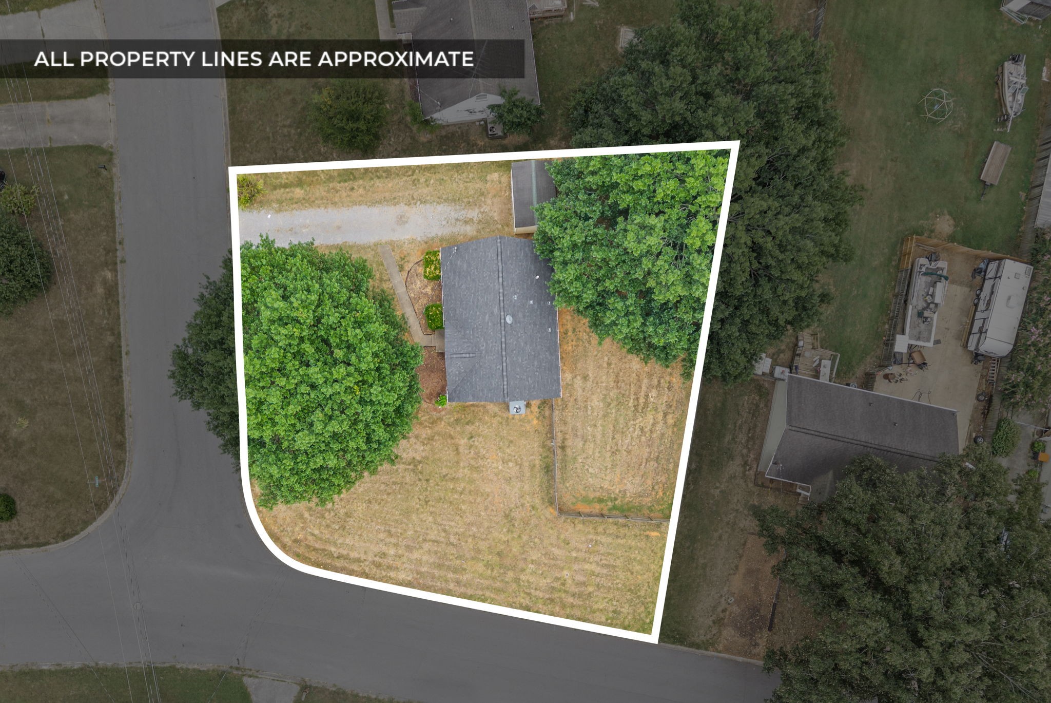 1901 Roan Dr — photo