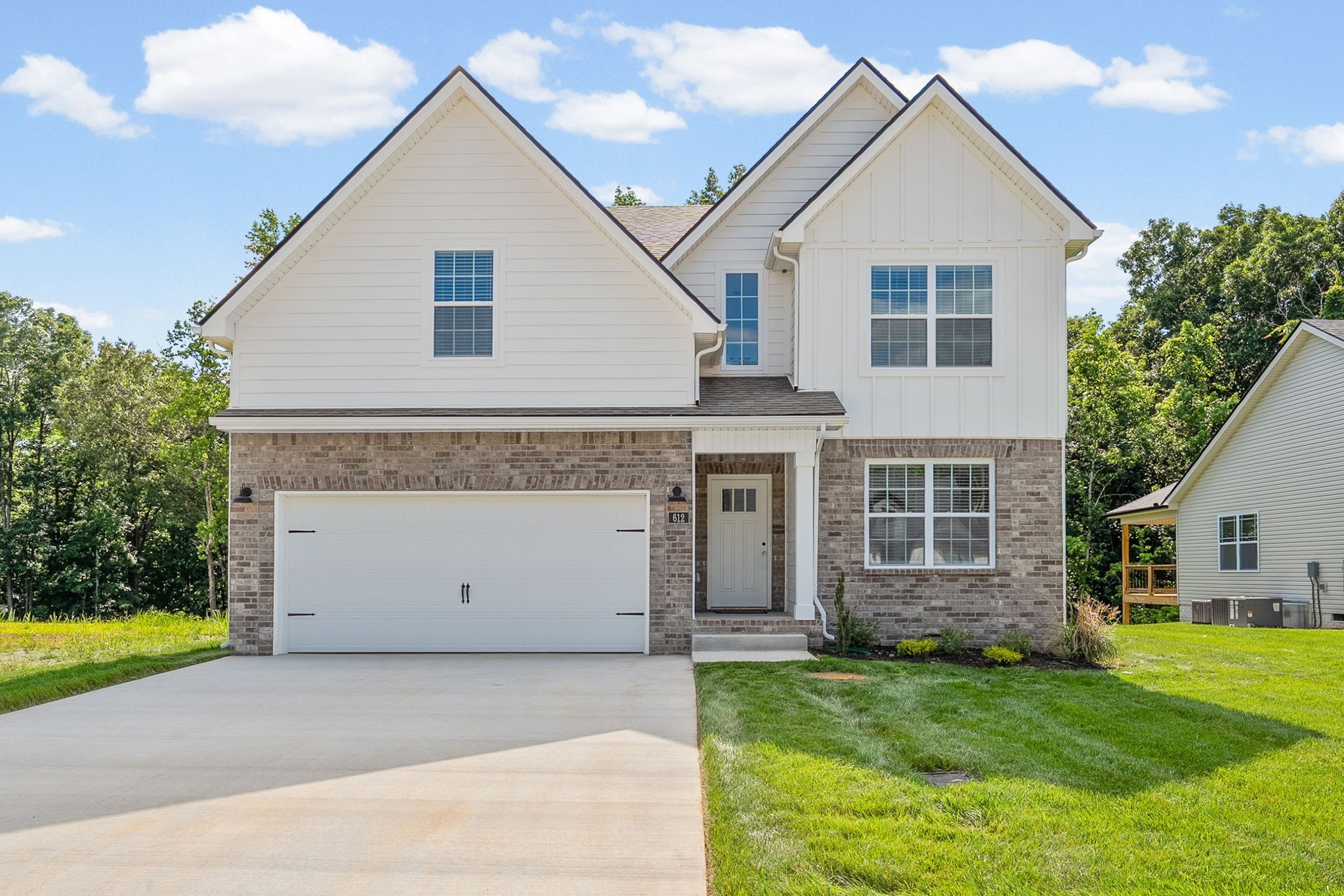 612 Willow Park Dr — photo