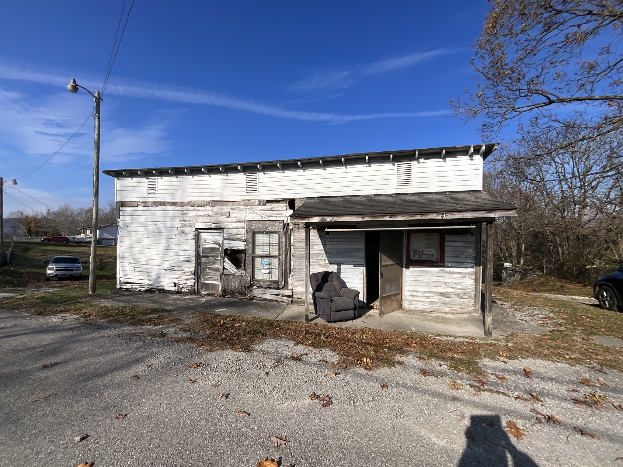 341 Davenport Rd — photo