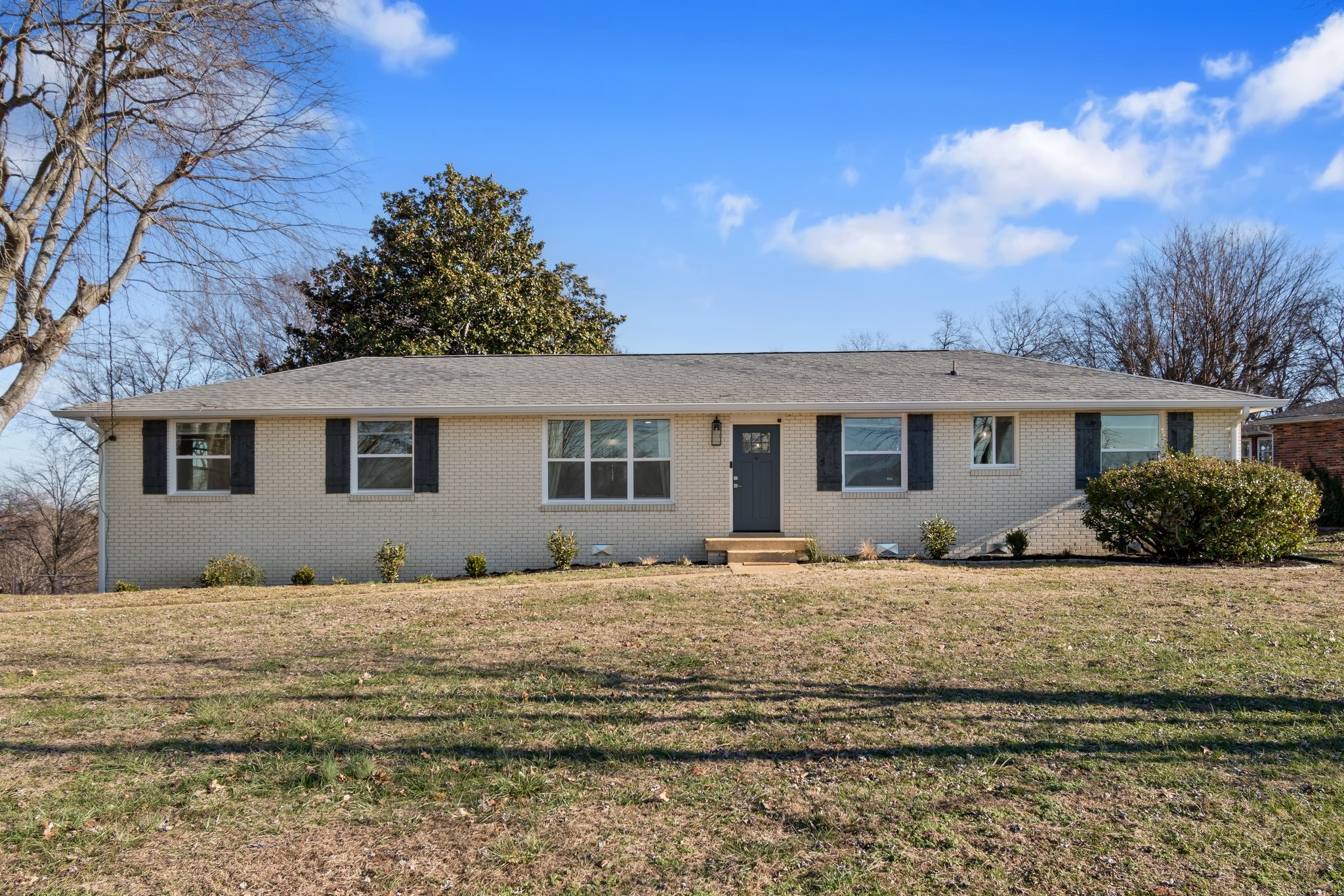 148 Colonial Dr — photo