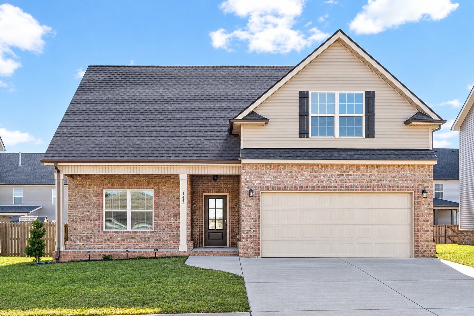 1445 Kingbird Dr — photo