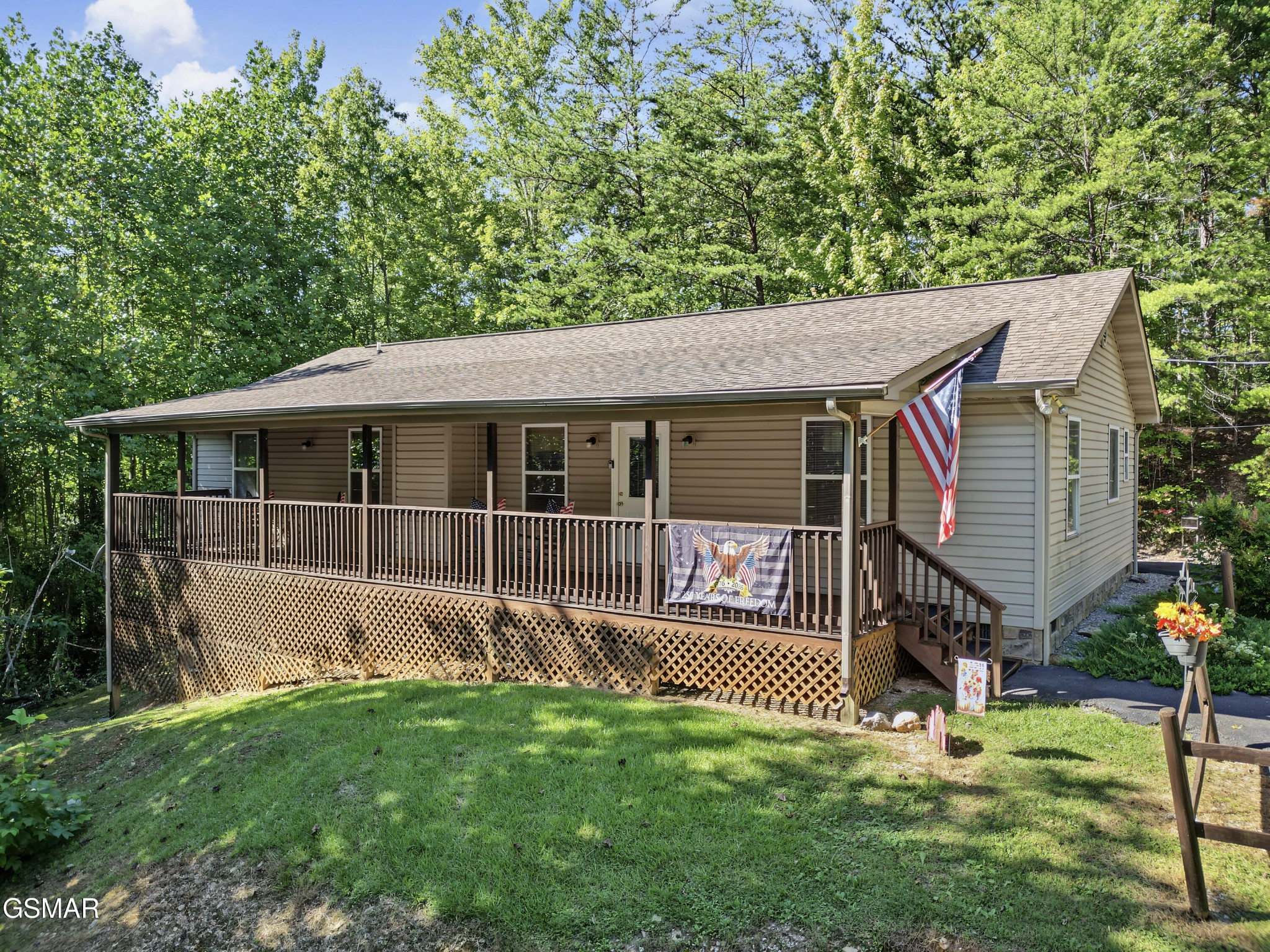 1533 Honey Bee Cove Way — photo