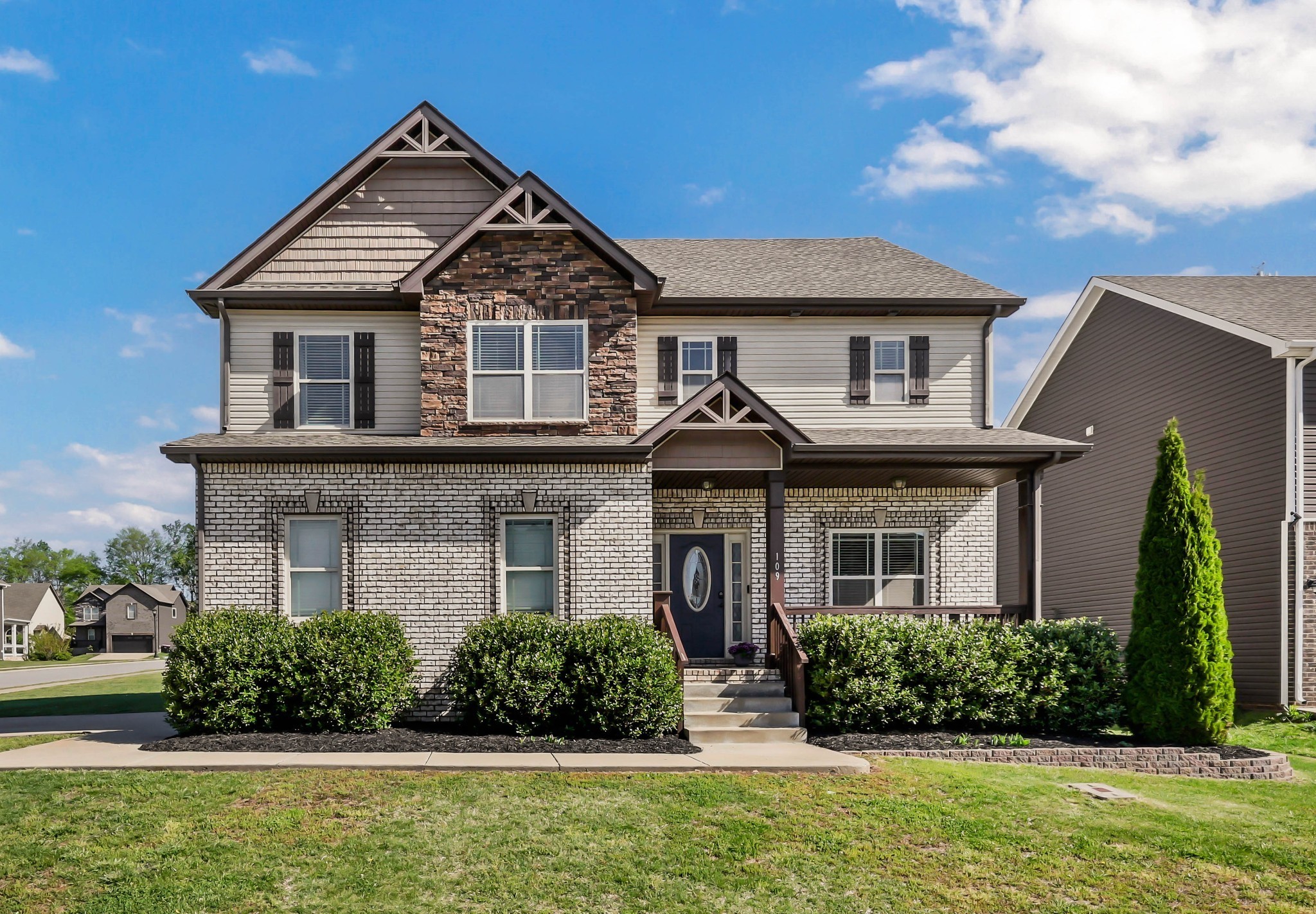 109 Easton Dr — photo