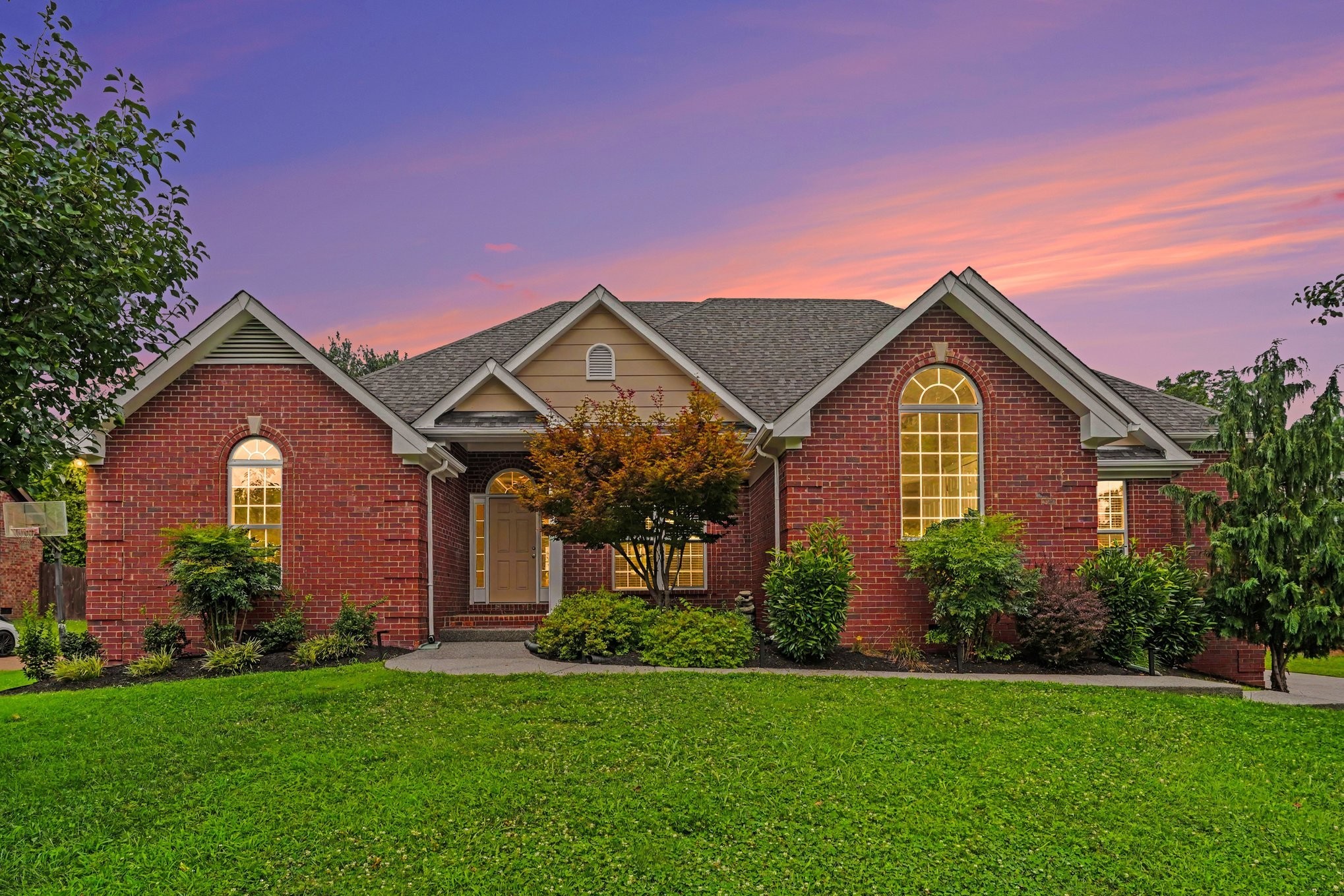 1035 Margaret Dr — photo