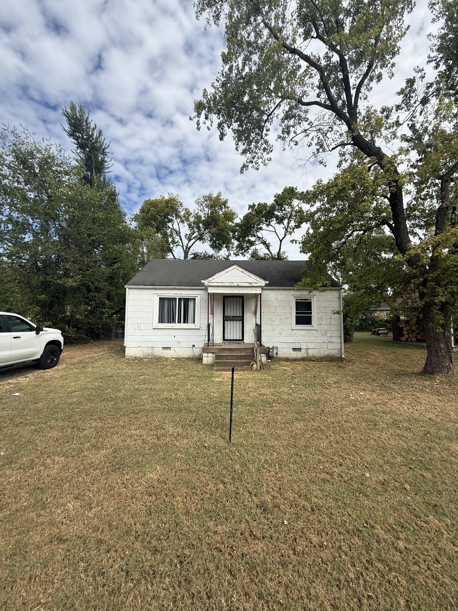 703 Douglas Ave — photo
