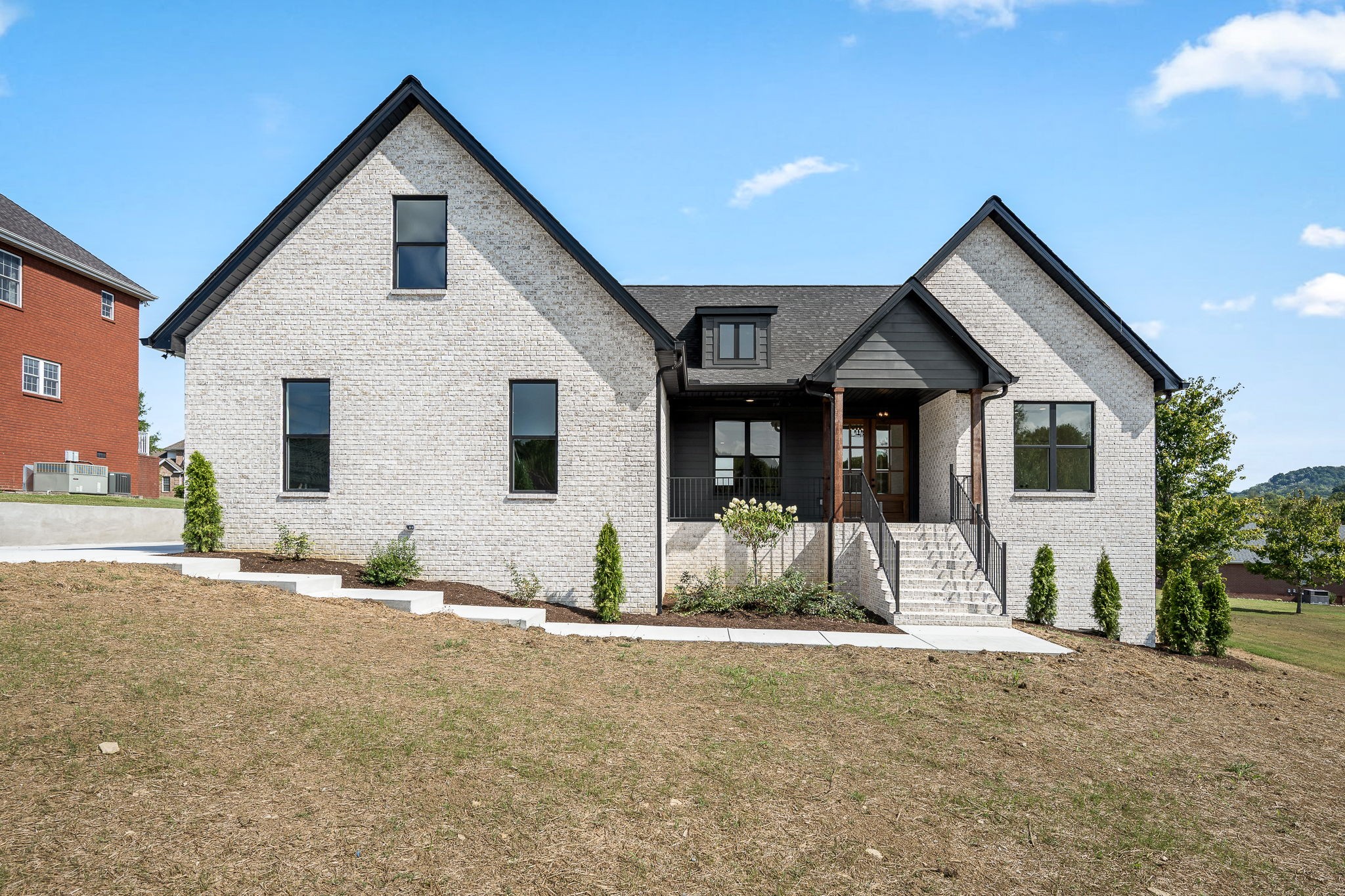 135 Pin Oak Dr — photo
