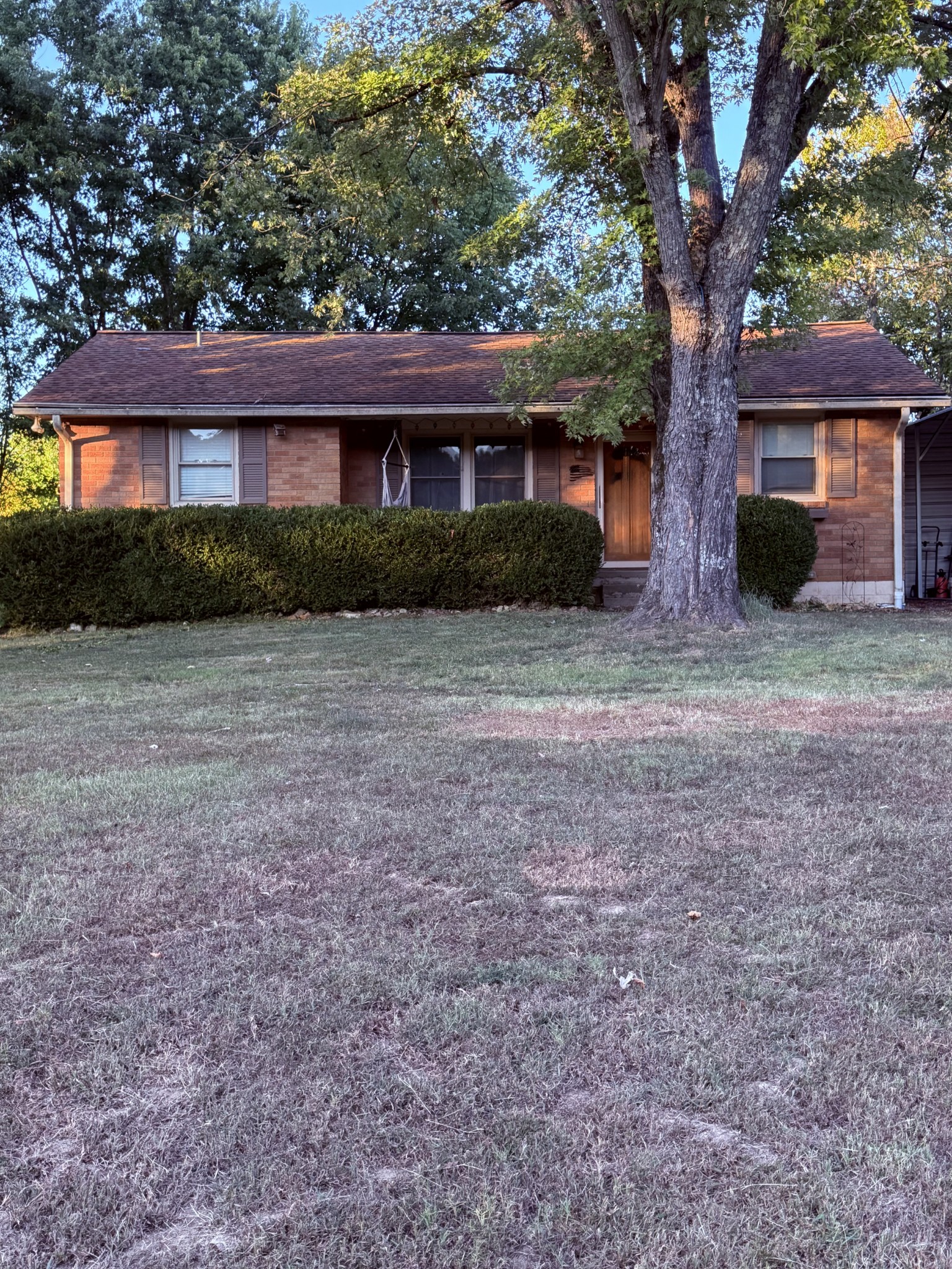 945 Bowling Branch Rd — photo