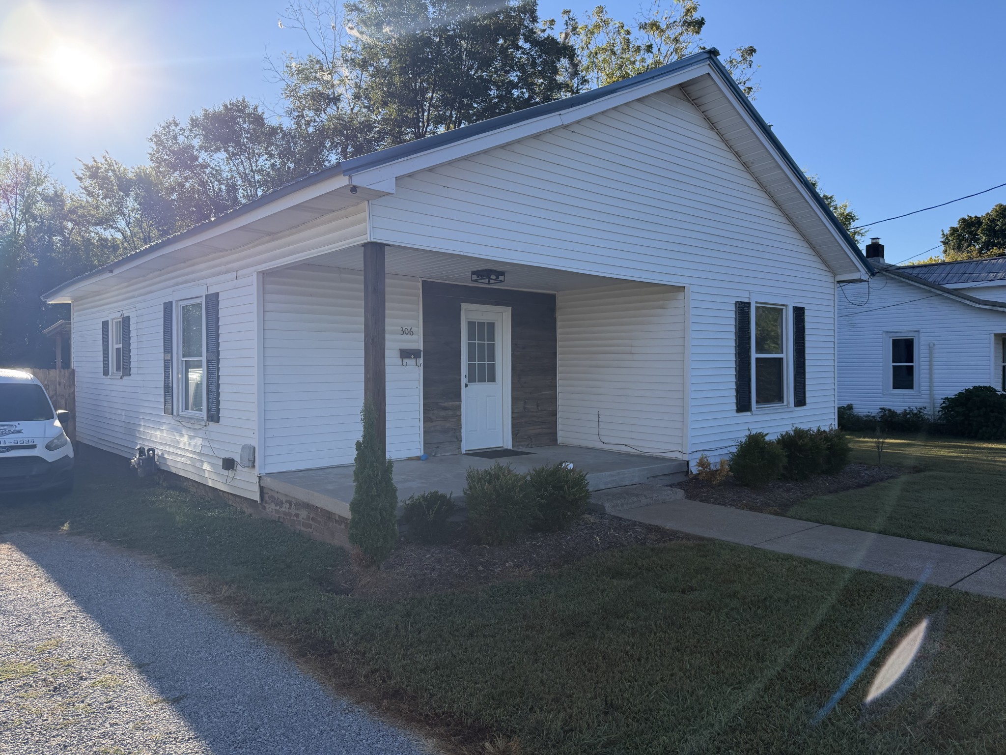 306 Jackson Ave — photo