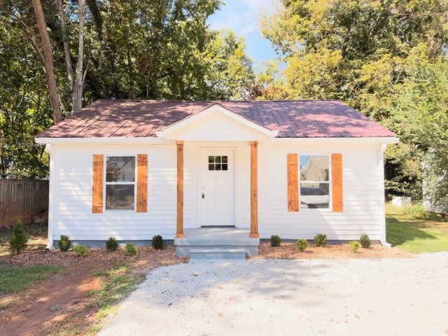 407 Laura Ave — photo