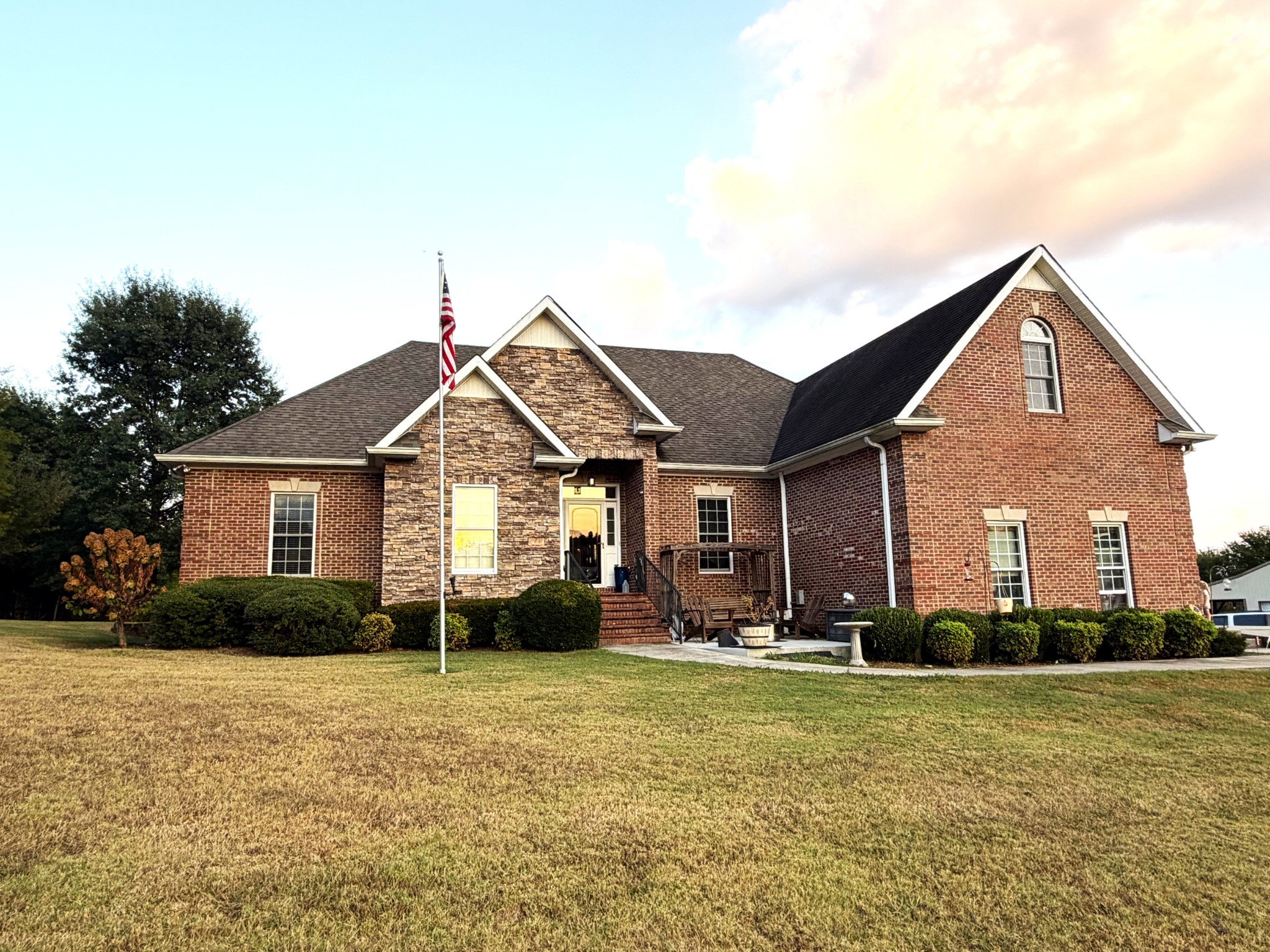 319 Dye Rd — photo