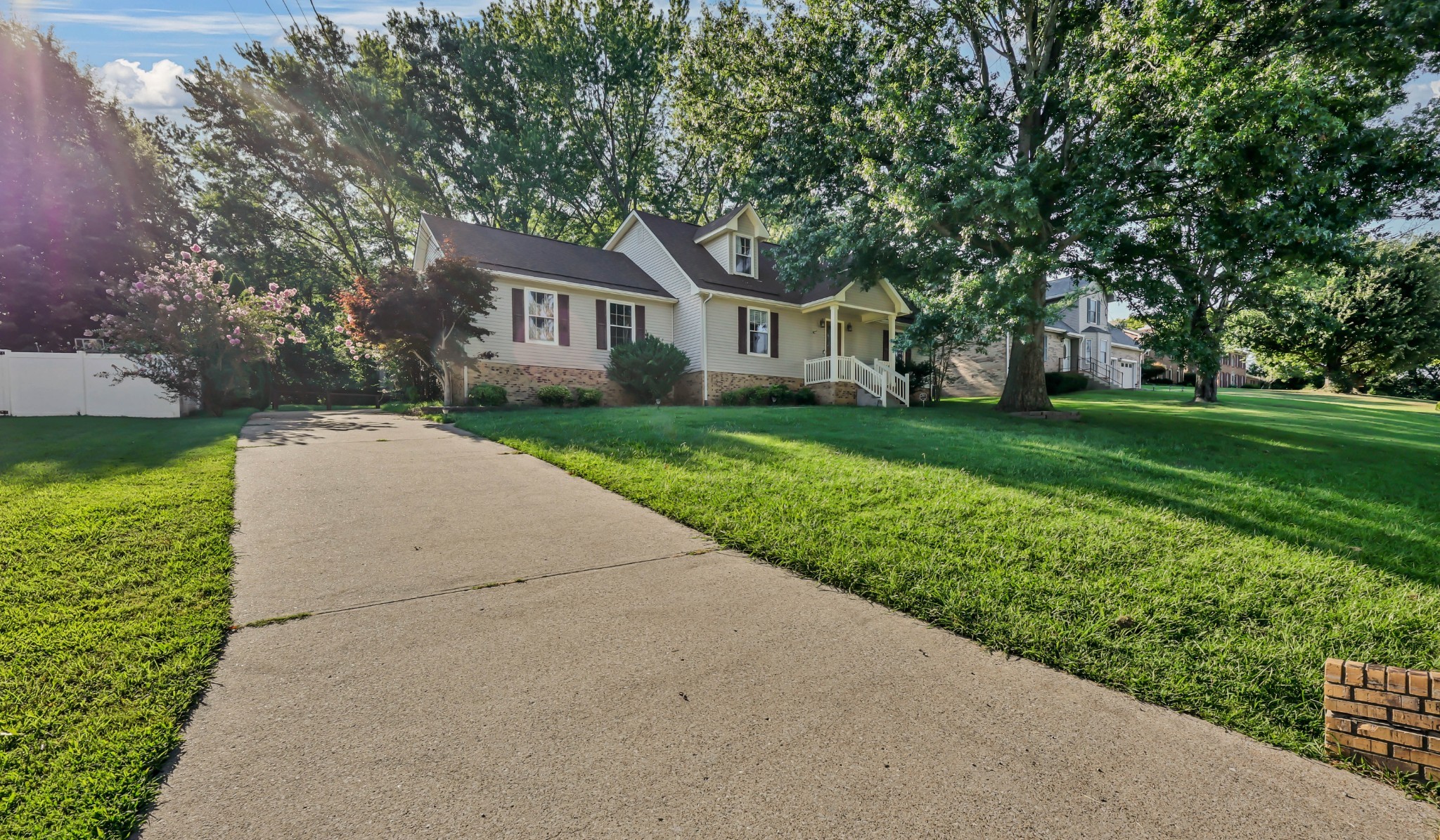 1025 Hillshire Dr — photo