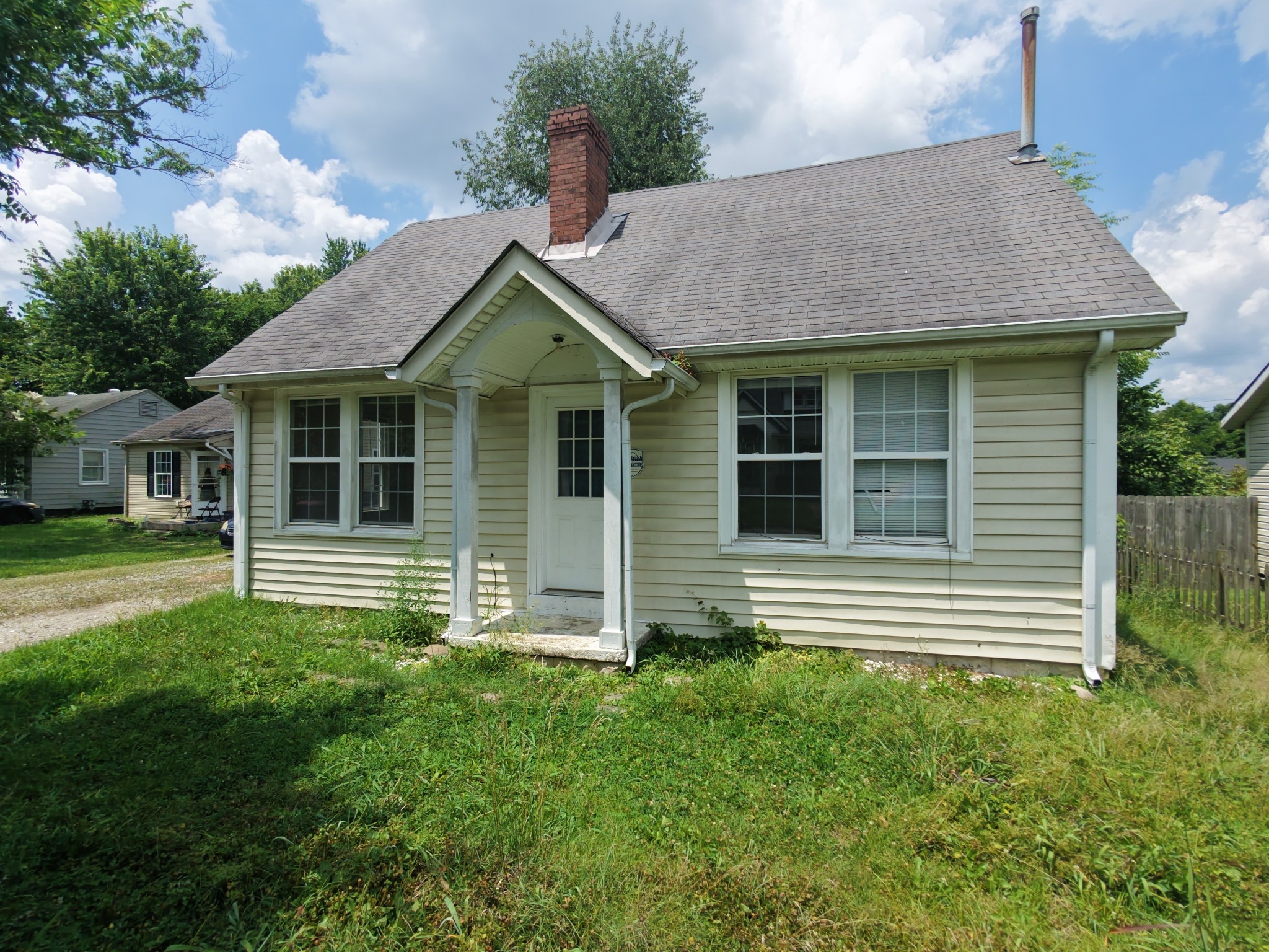 842 Richardson St — photo