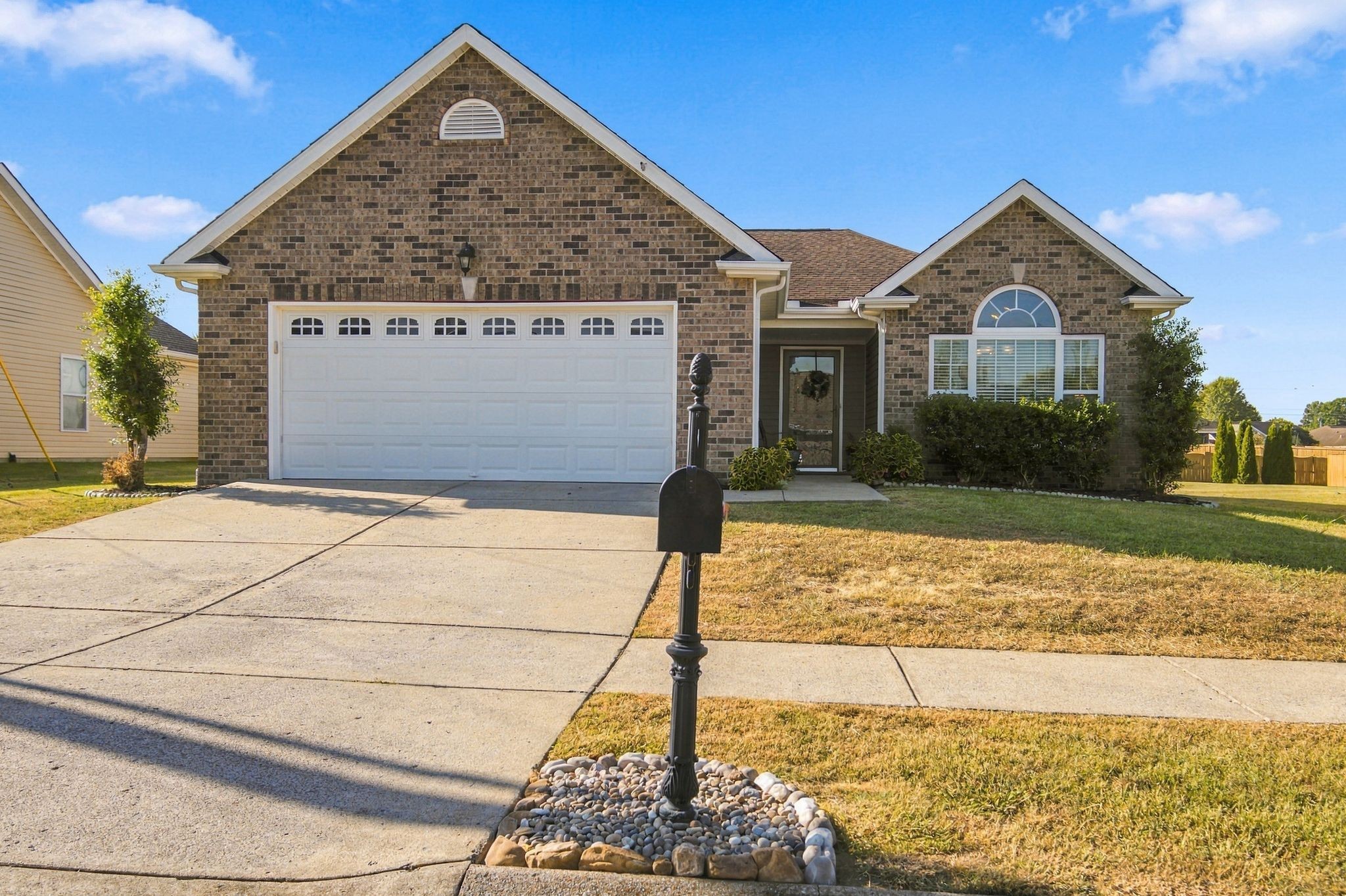 1472 Standish Dr — photo