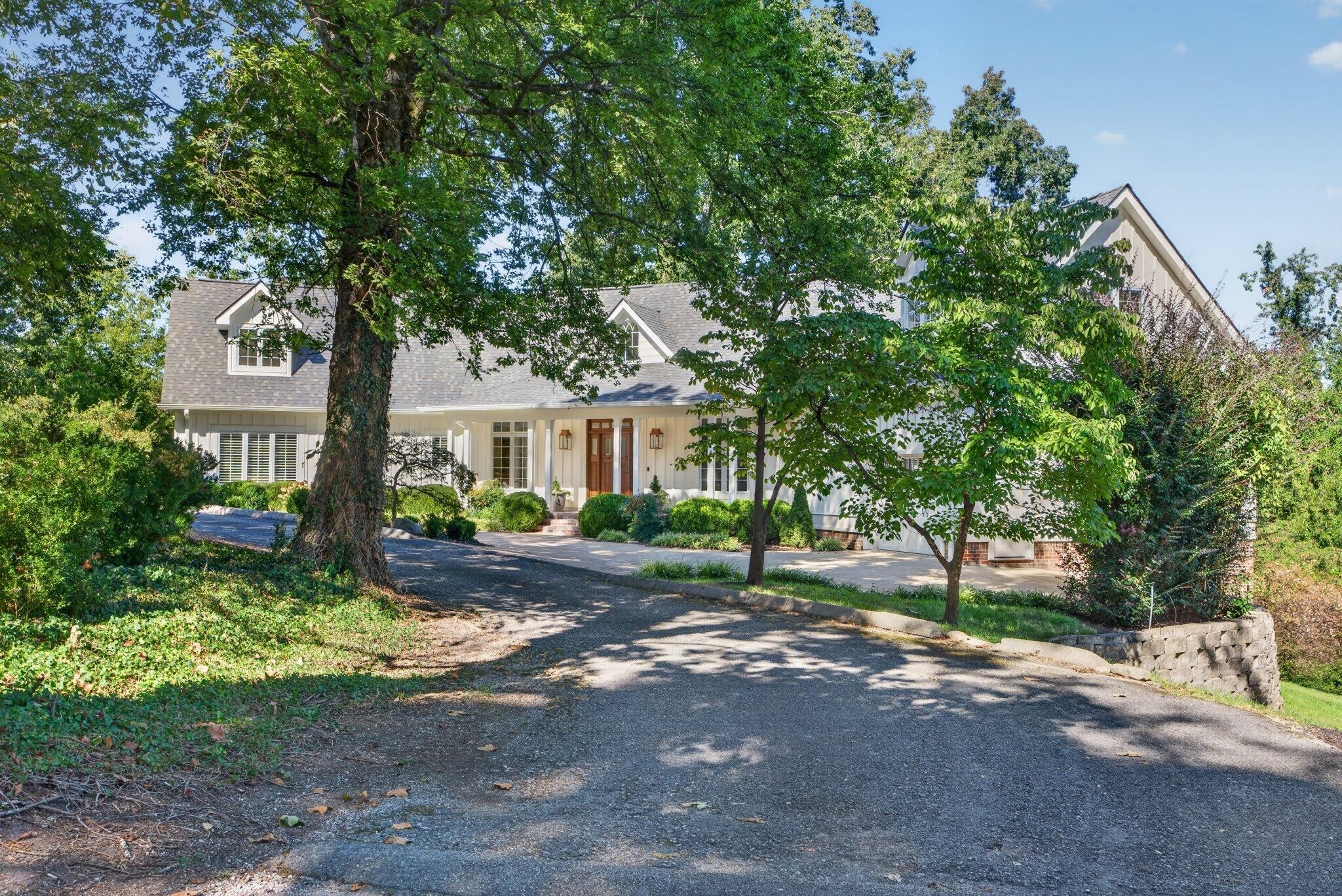 1117 Winding Oaks Way — photo