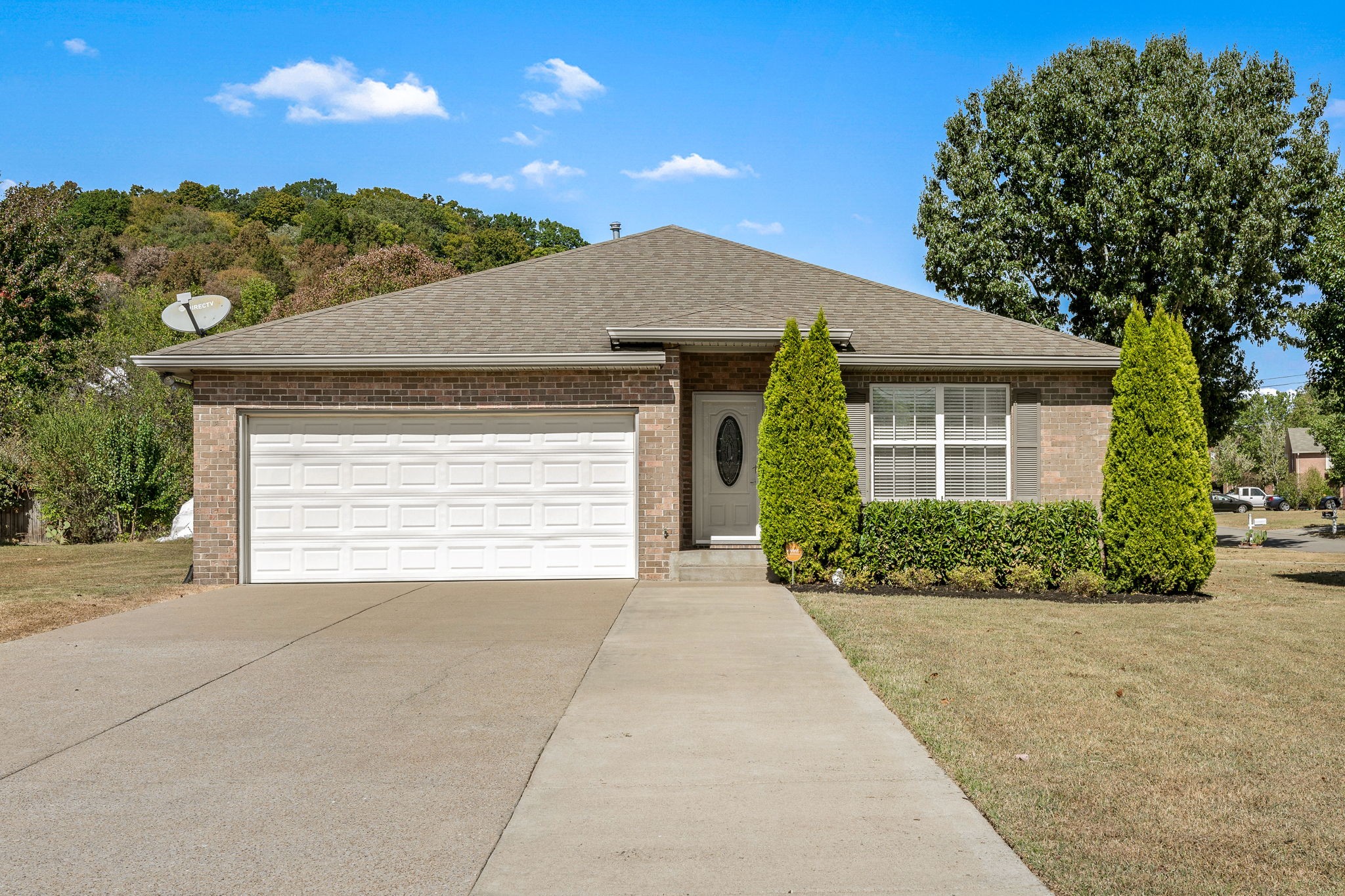 2163 Spring Hill Cir — photo