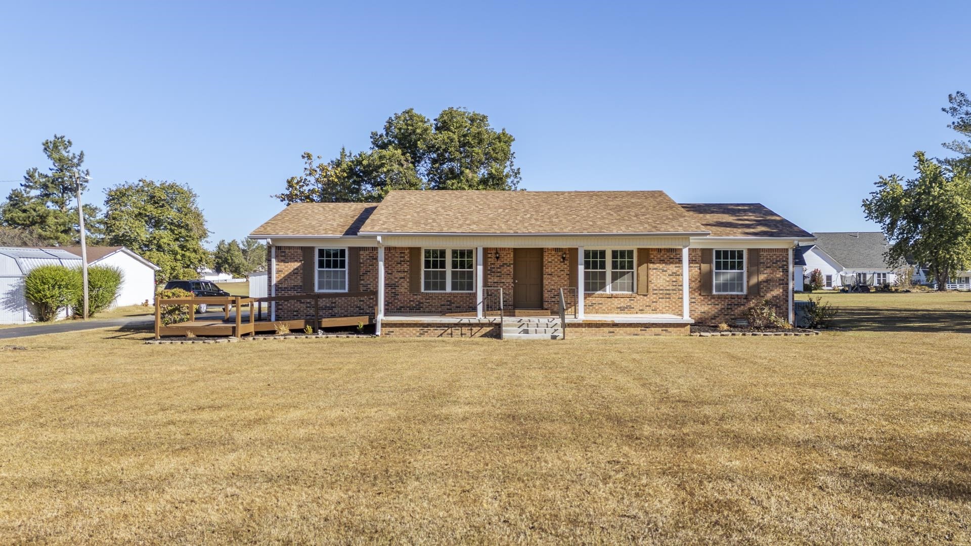 160 Dove Dr — photo
