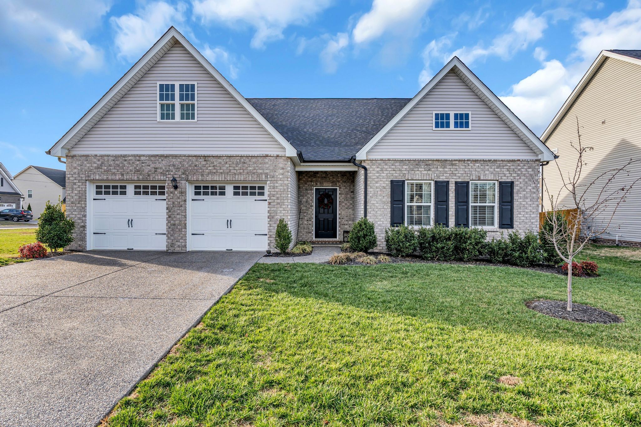 1393 Wentworth Dr — photo