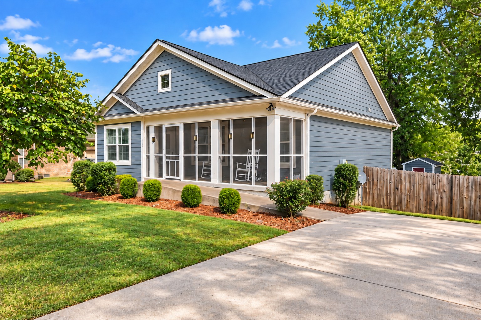 112 Bradford Dr — photo