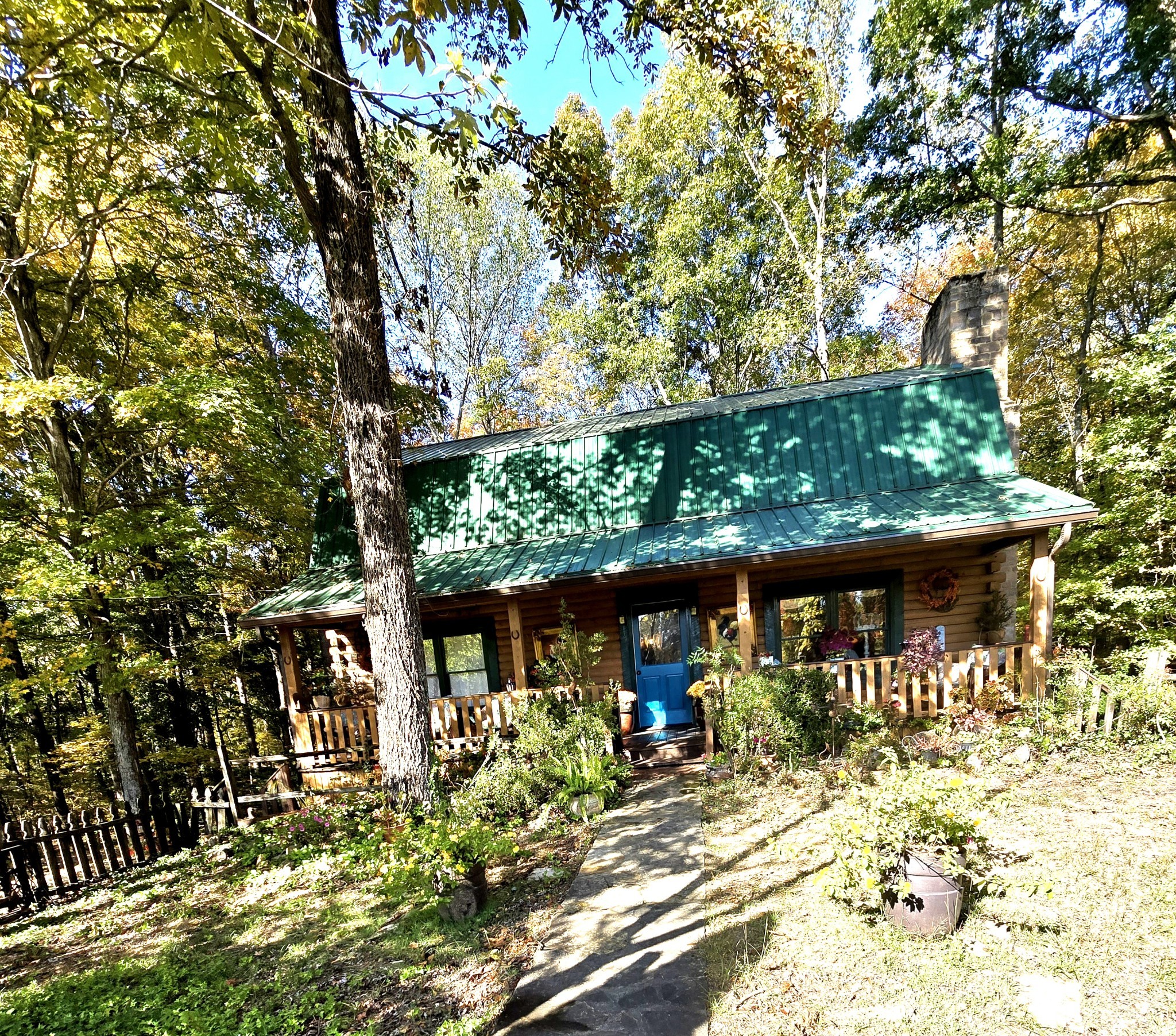 1242 Peter Pond Rd — photo