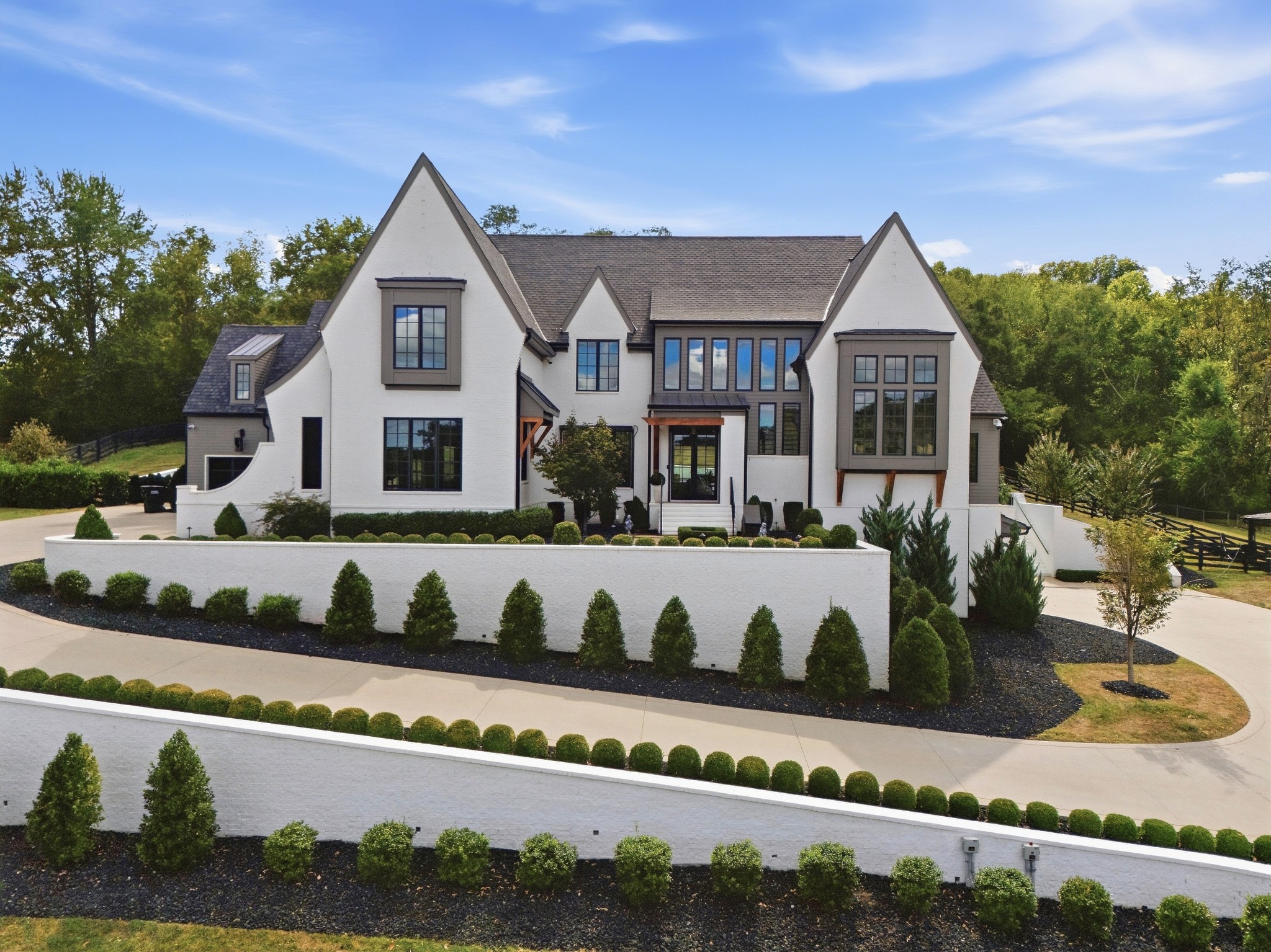 4445 Buchanan Ln — photo