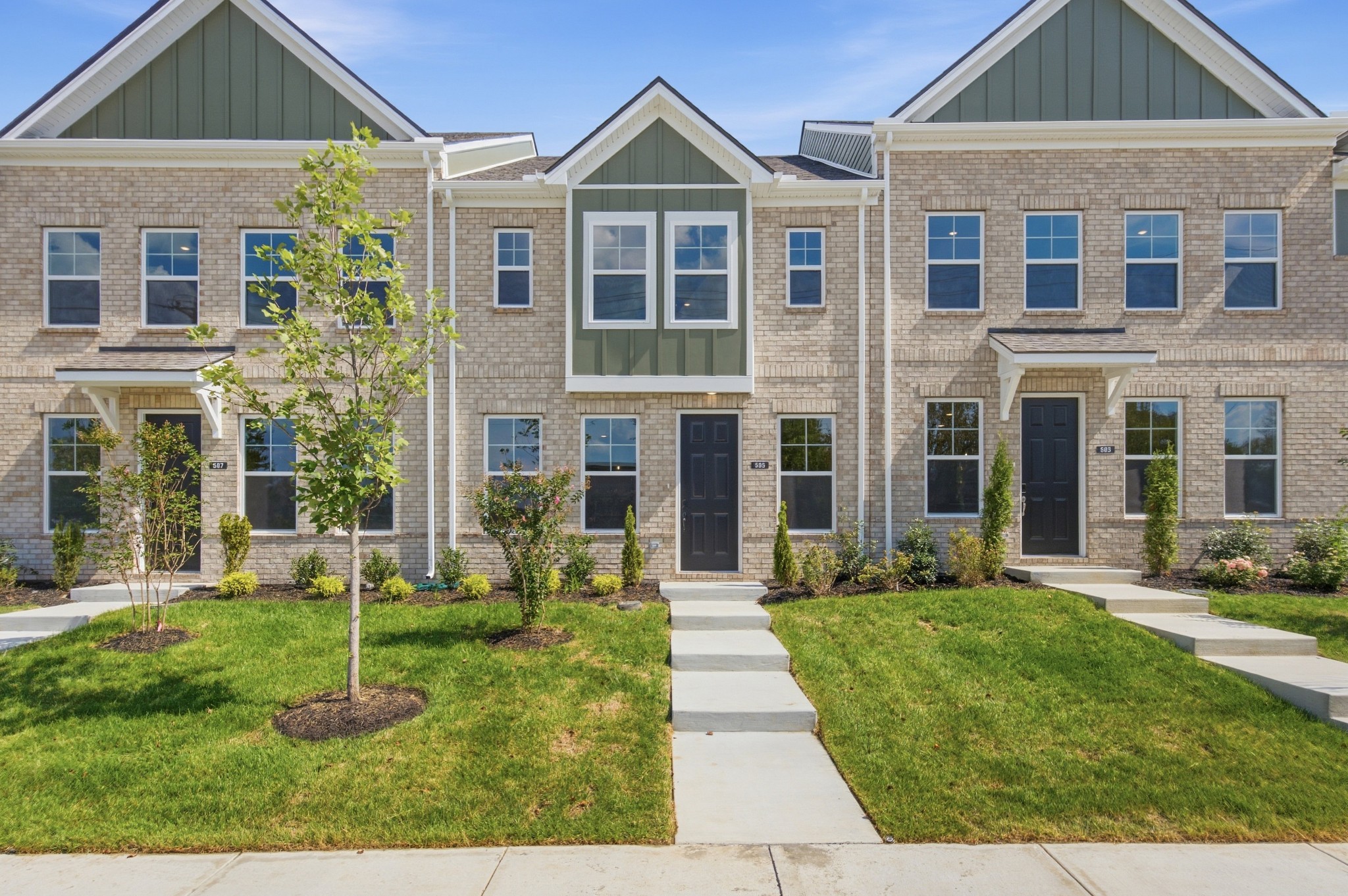 505 Hartmann Landing Way — photo