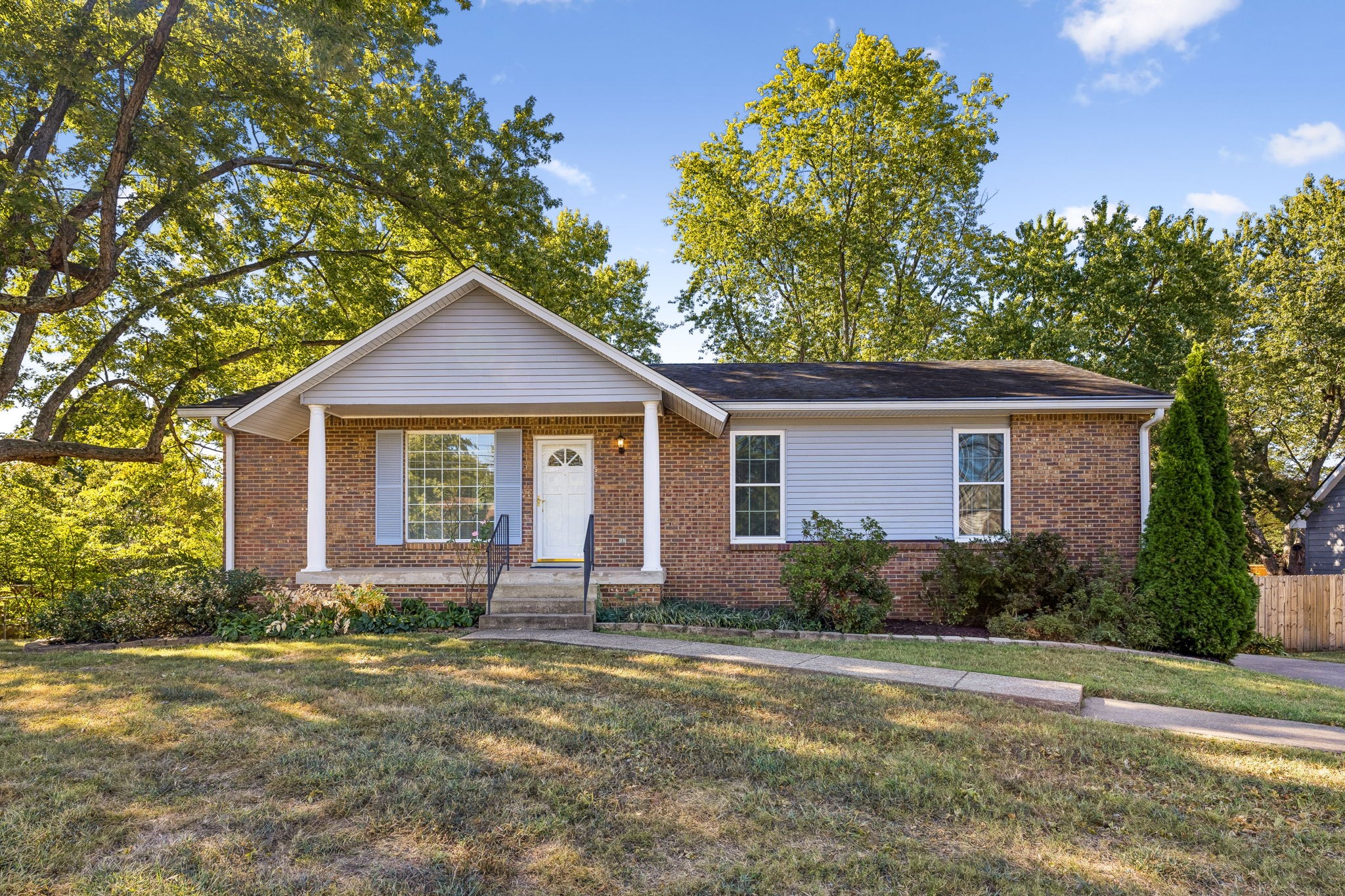 329 Belinda Pkwy — photo