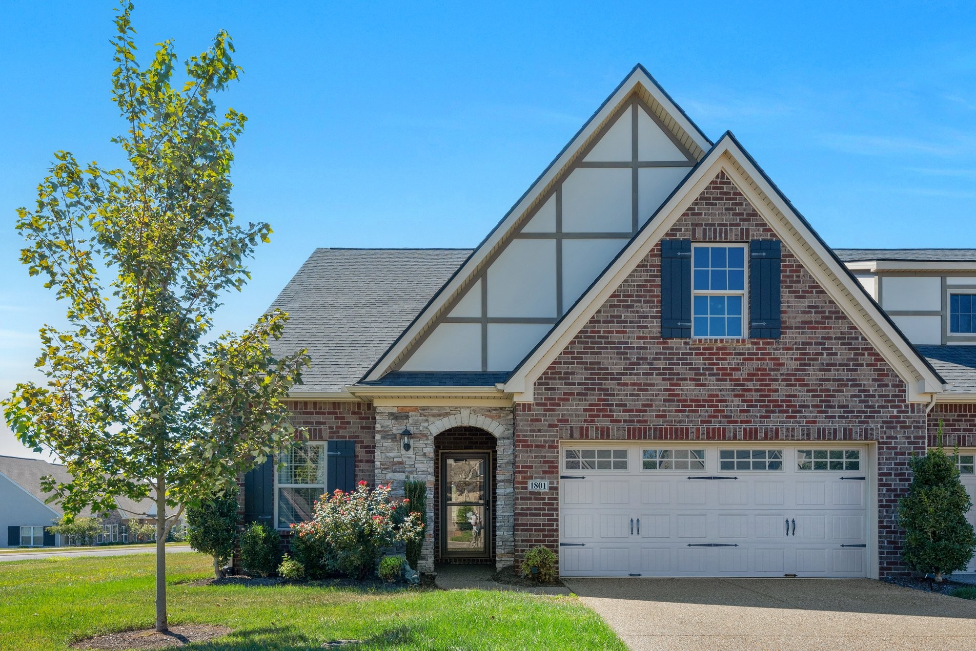 1801 Ravenwood Ct — photo