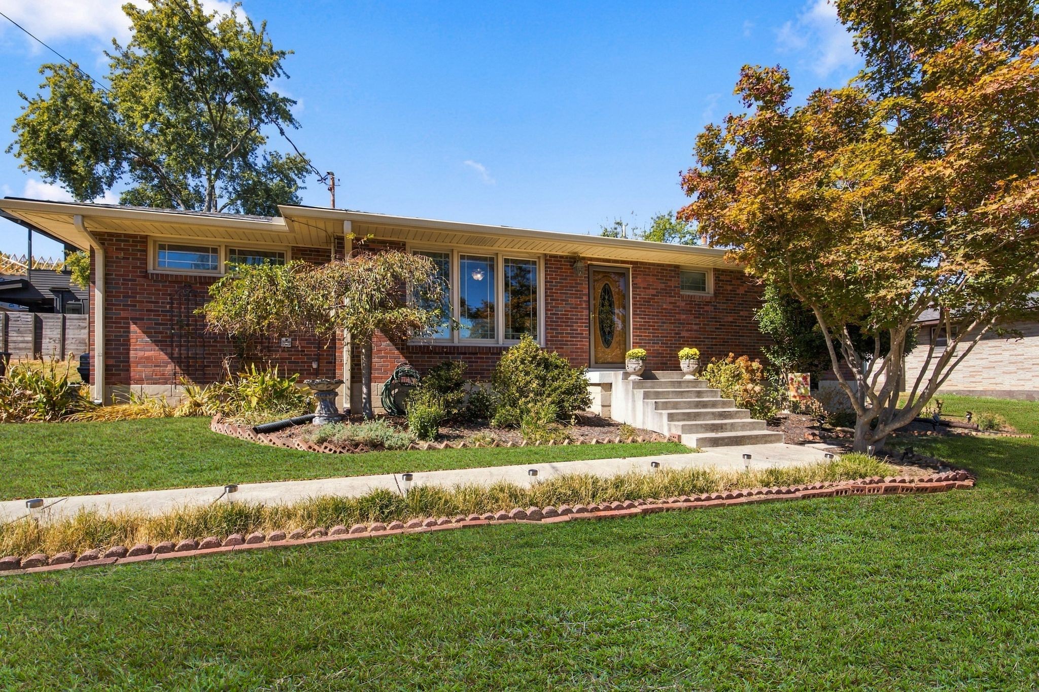 904 Mitchell Rd — photo