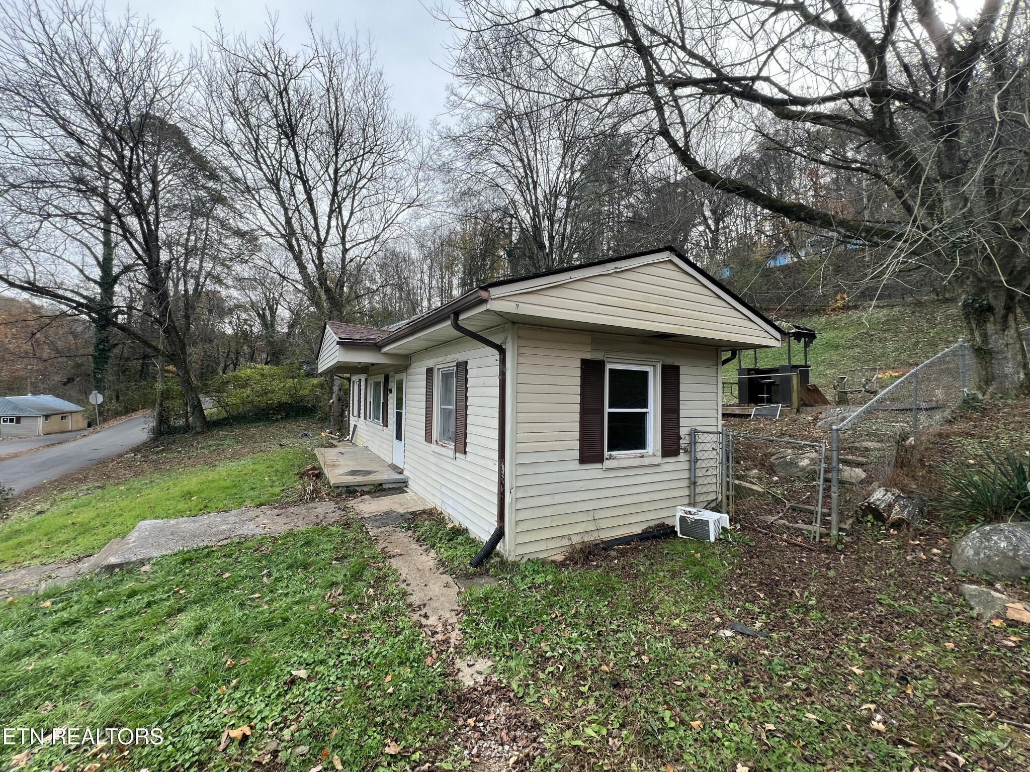 129 Turkey Road, Powell, TN 37849 — photo 2