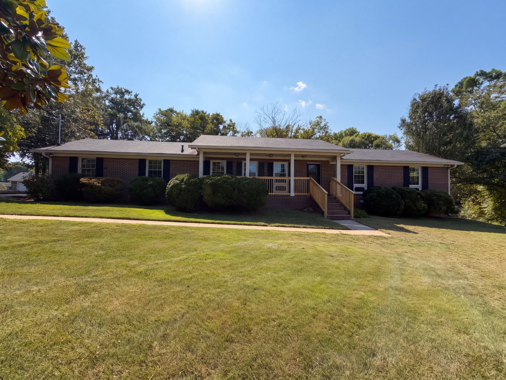 1005 Roseview Dr — photo