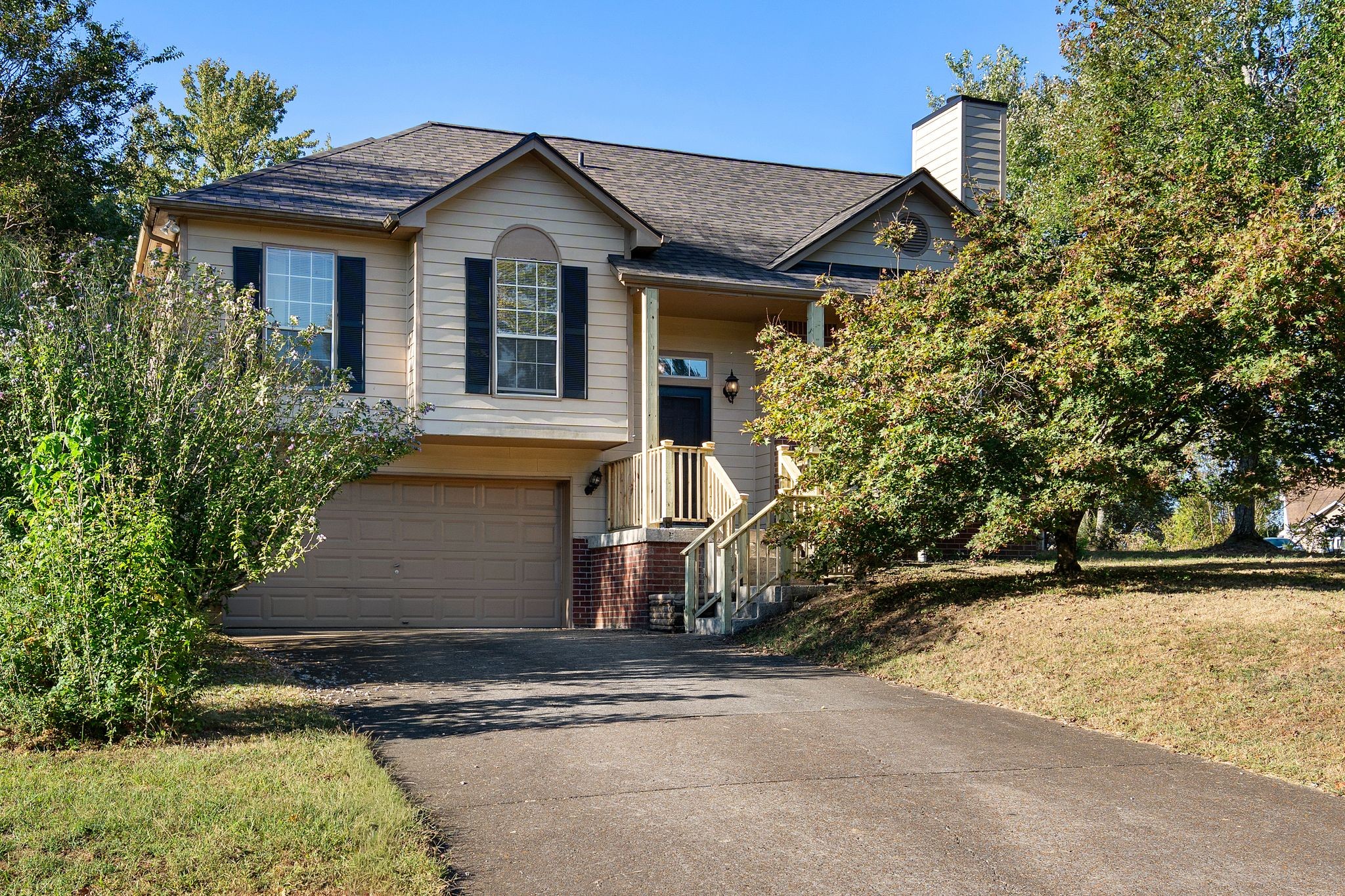 4517 Raccoon Trl — photo