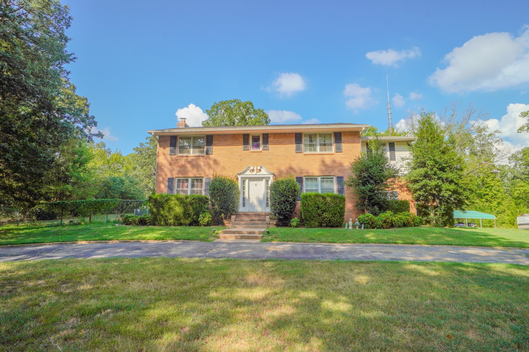 1219 Woodland Dr — photo
