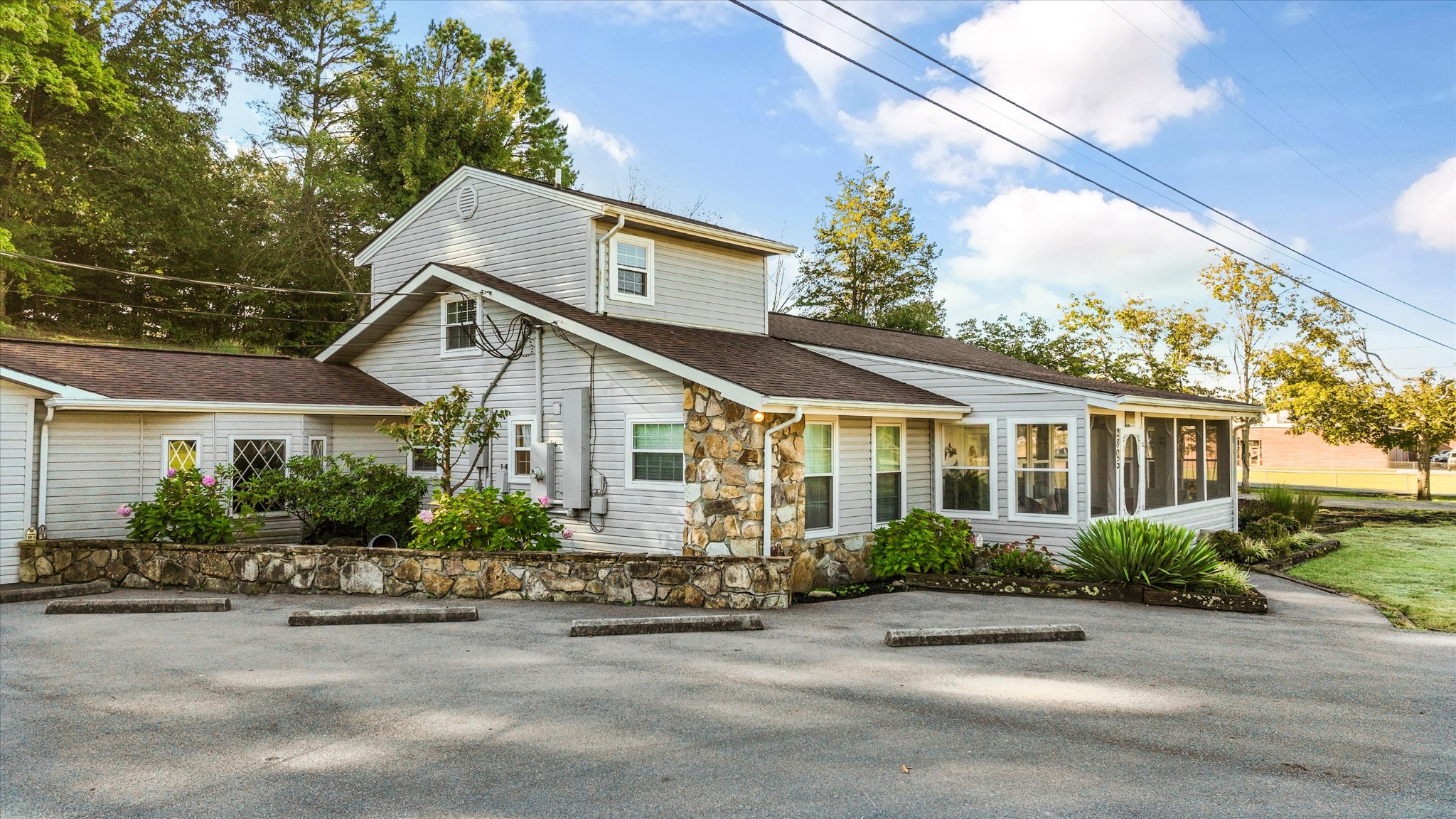 2805 Old Newport Hwy — photo