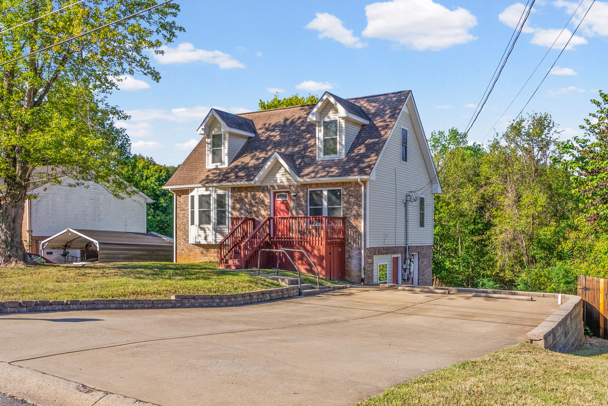 706 Green Valley Ct — photo