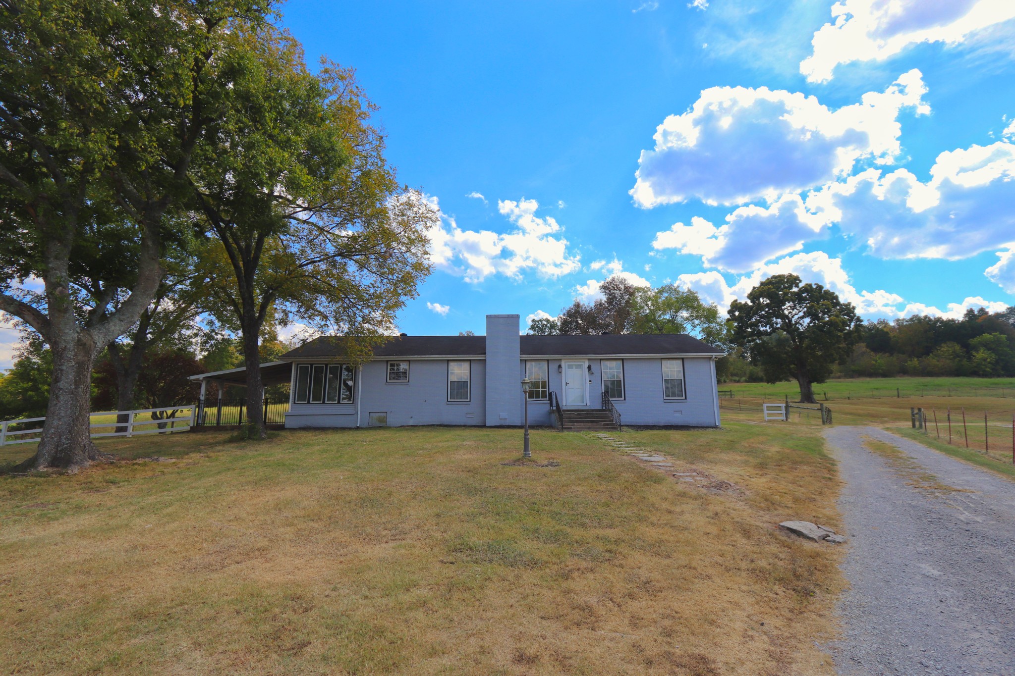 1600 Smith Rd — photo