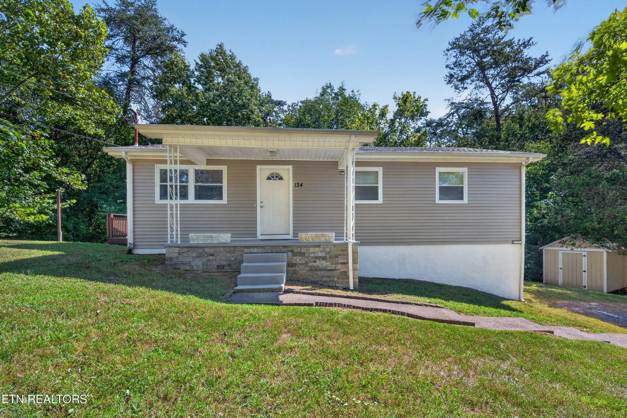 134 Pine Ridge, Heiskell, TN 37754