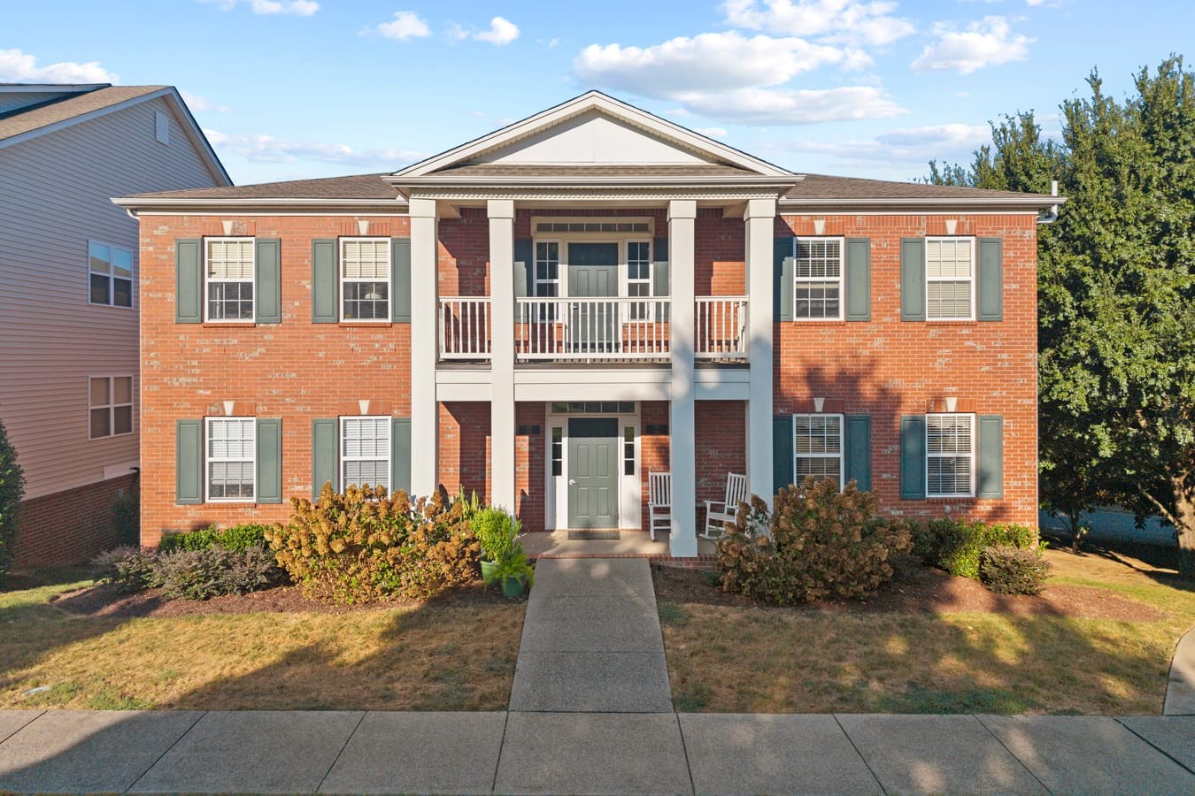 1225 Park Run Dr — photo