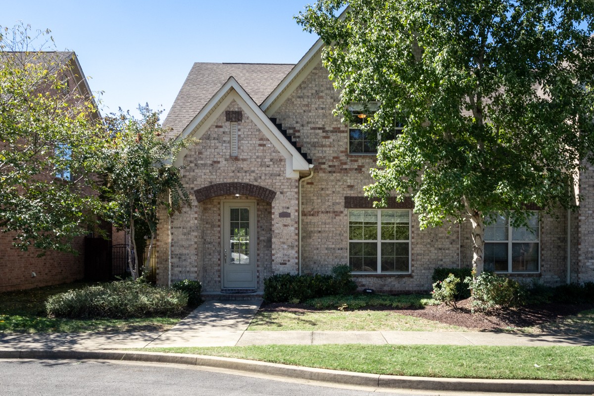 1122 Cavesson Cir — photo