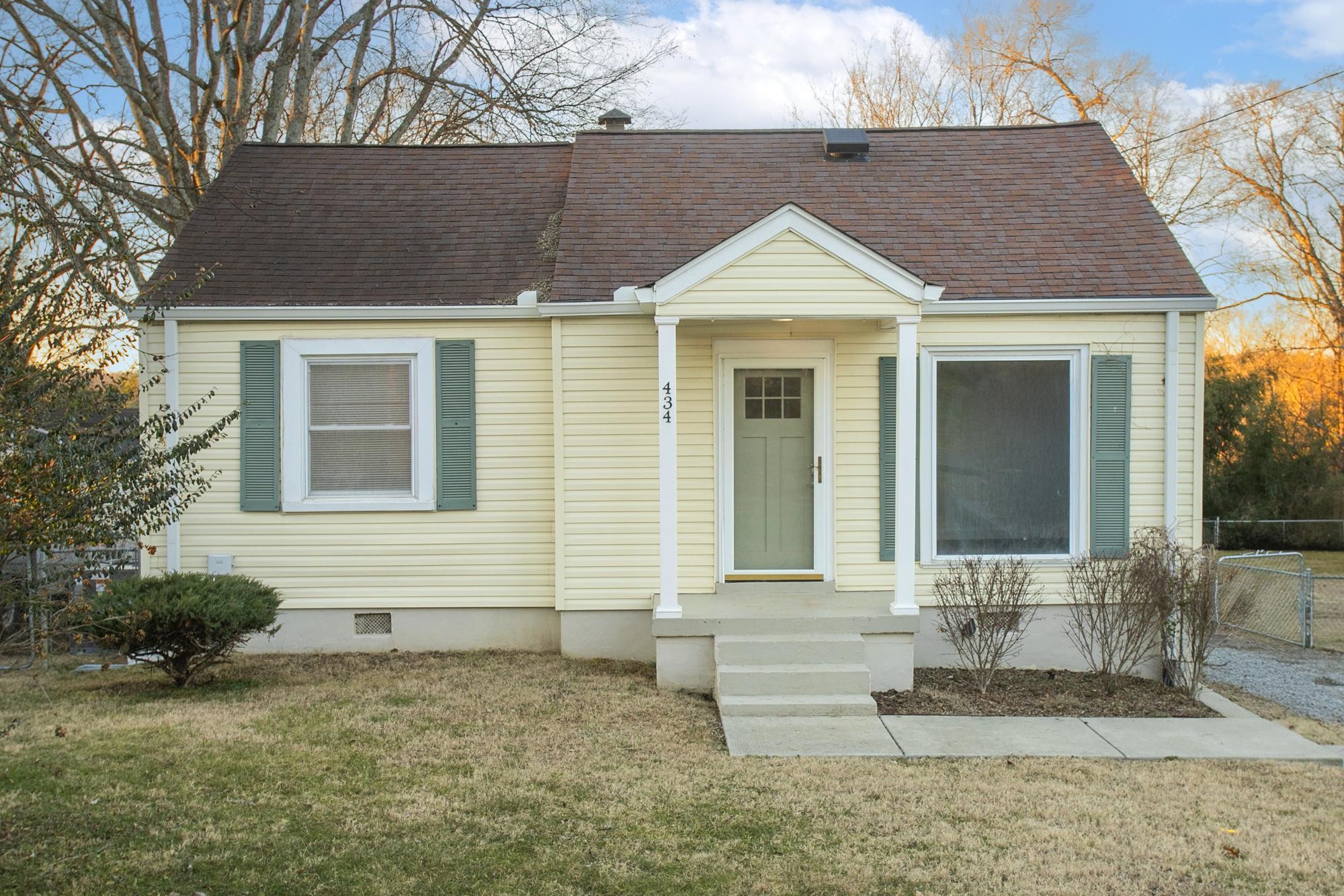 434 Lanier Dr — photo