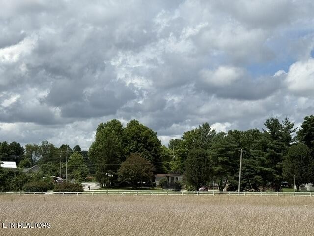 139 S Sycamore Lane — photo