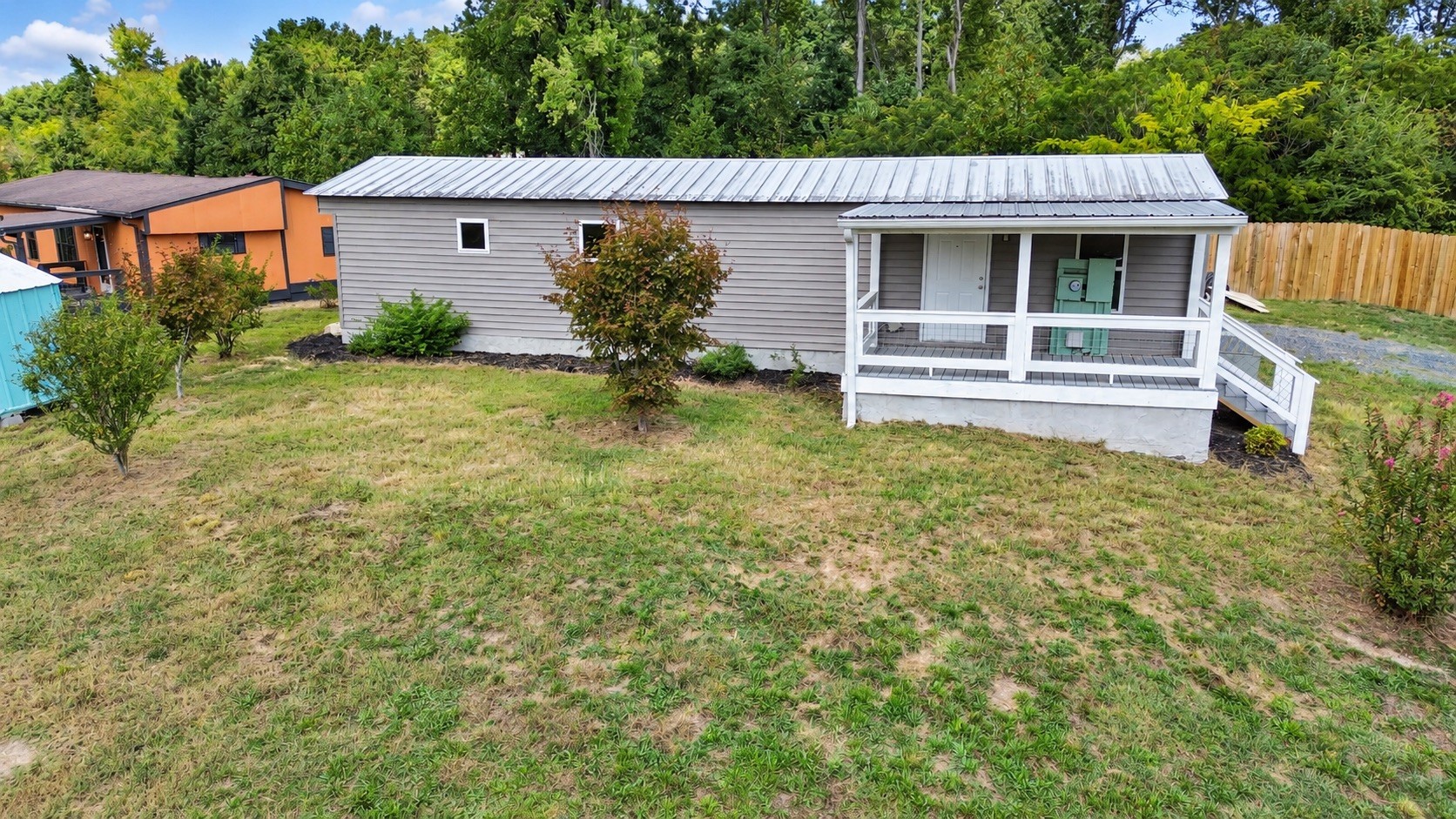 1301 Dockery Ln, SE — photo