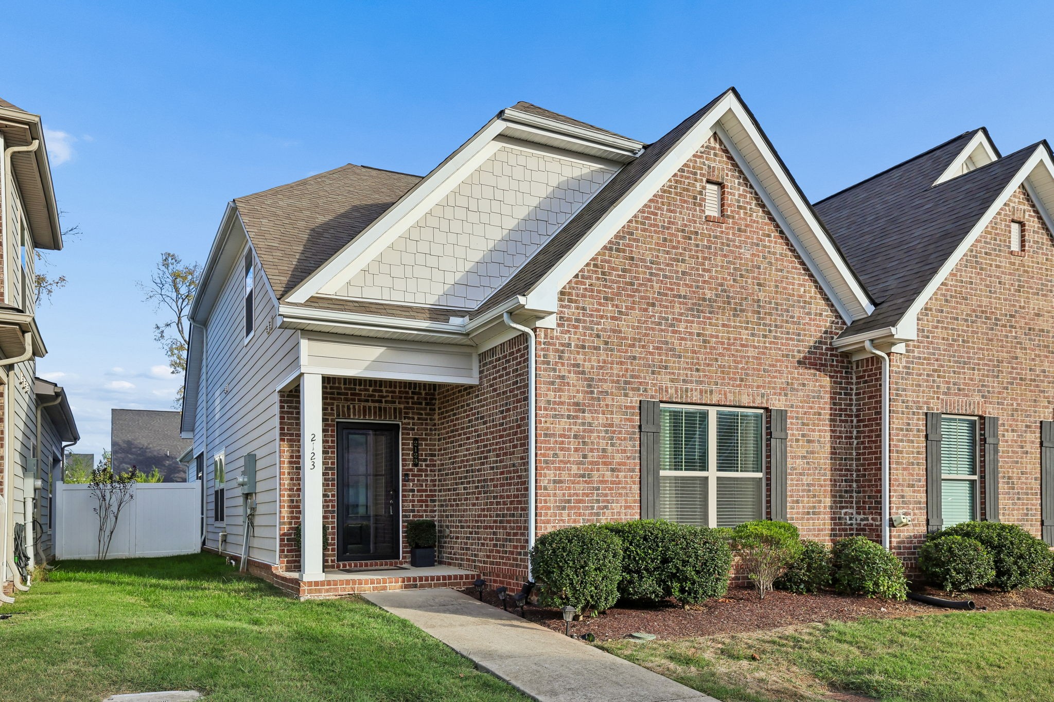 2123 Hospitality Ln — photo